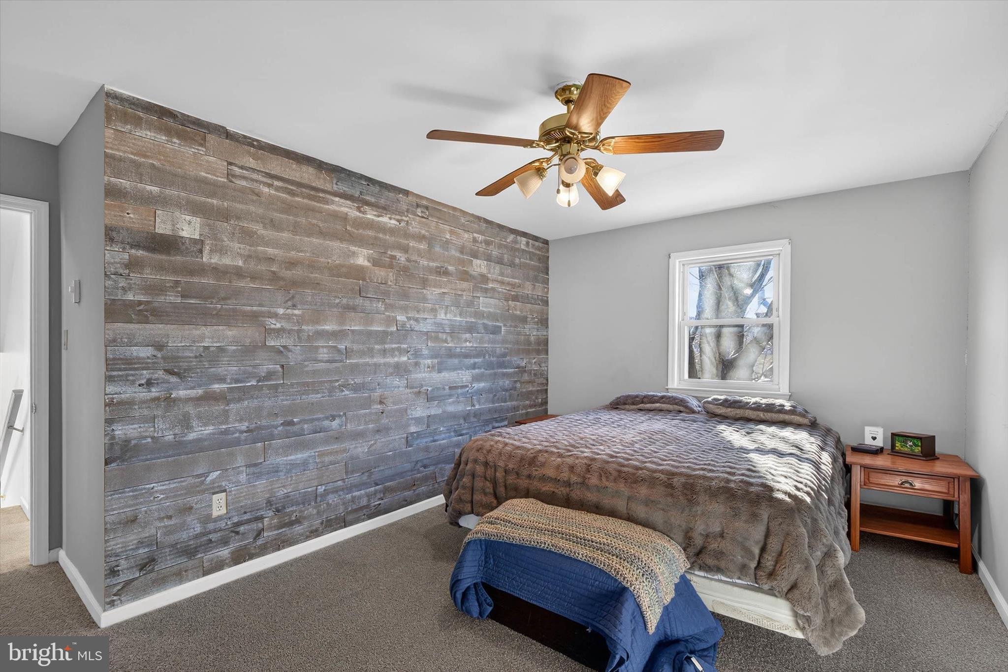 MONTROSE MANOR - Residential