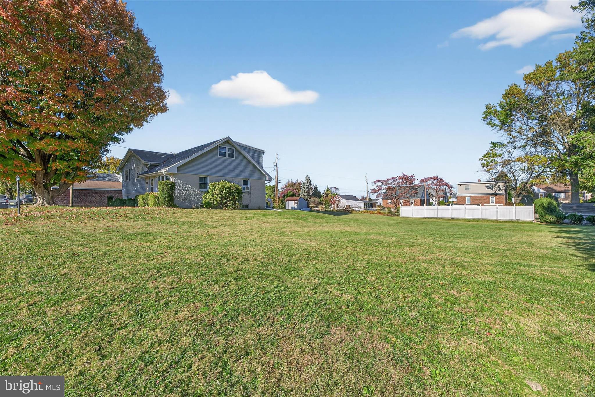 MONTROSE MANOR - Residential