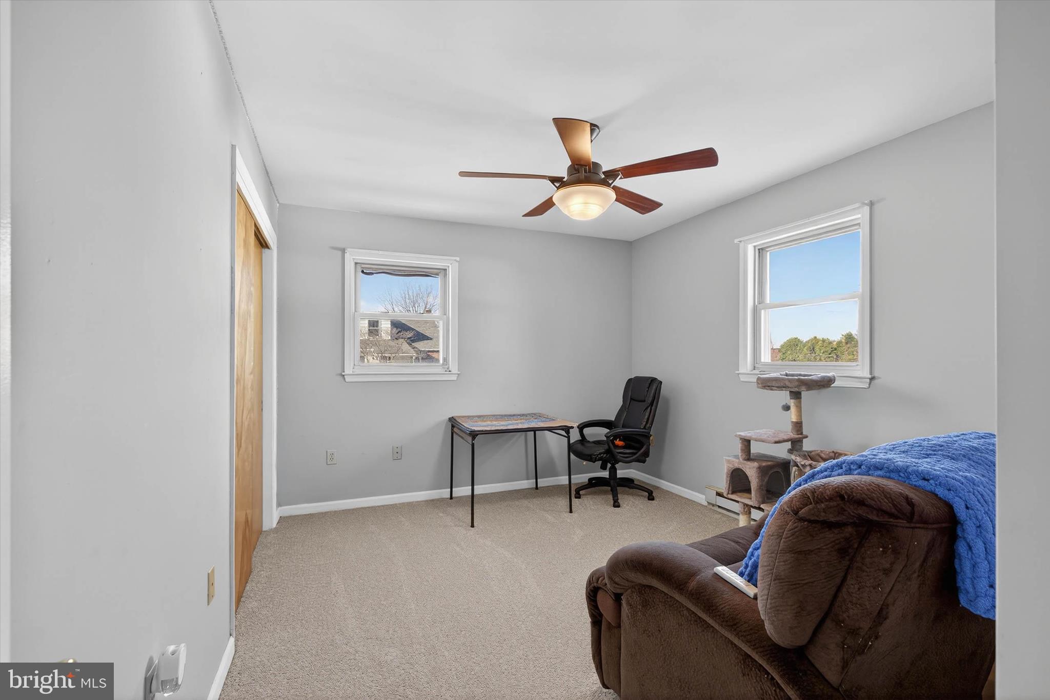 MONTROSE MANOR - Residential