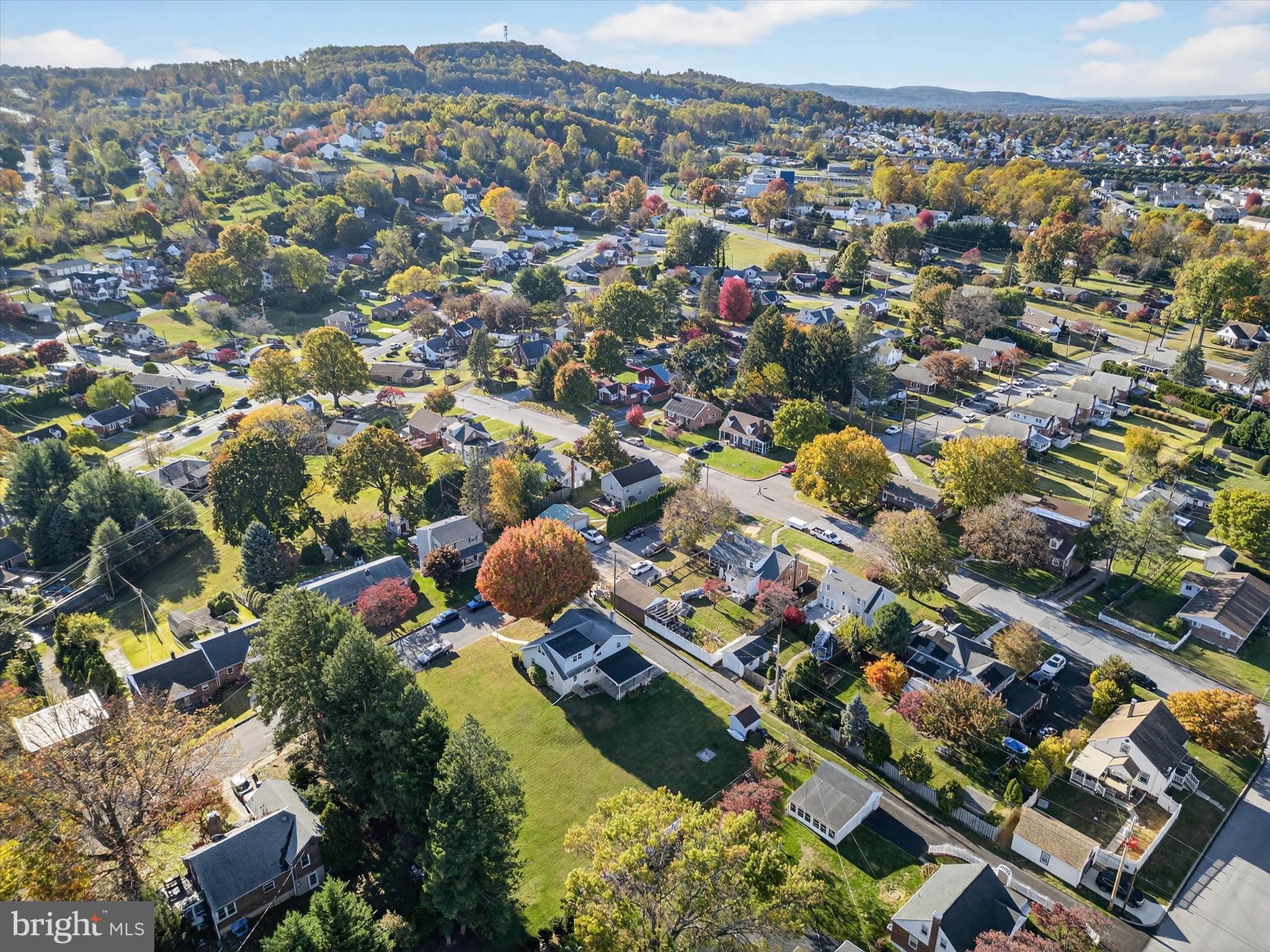 MONTROSE MANOR - Residential