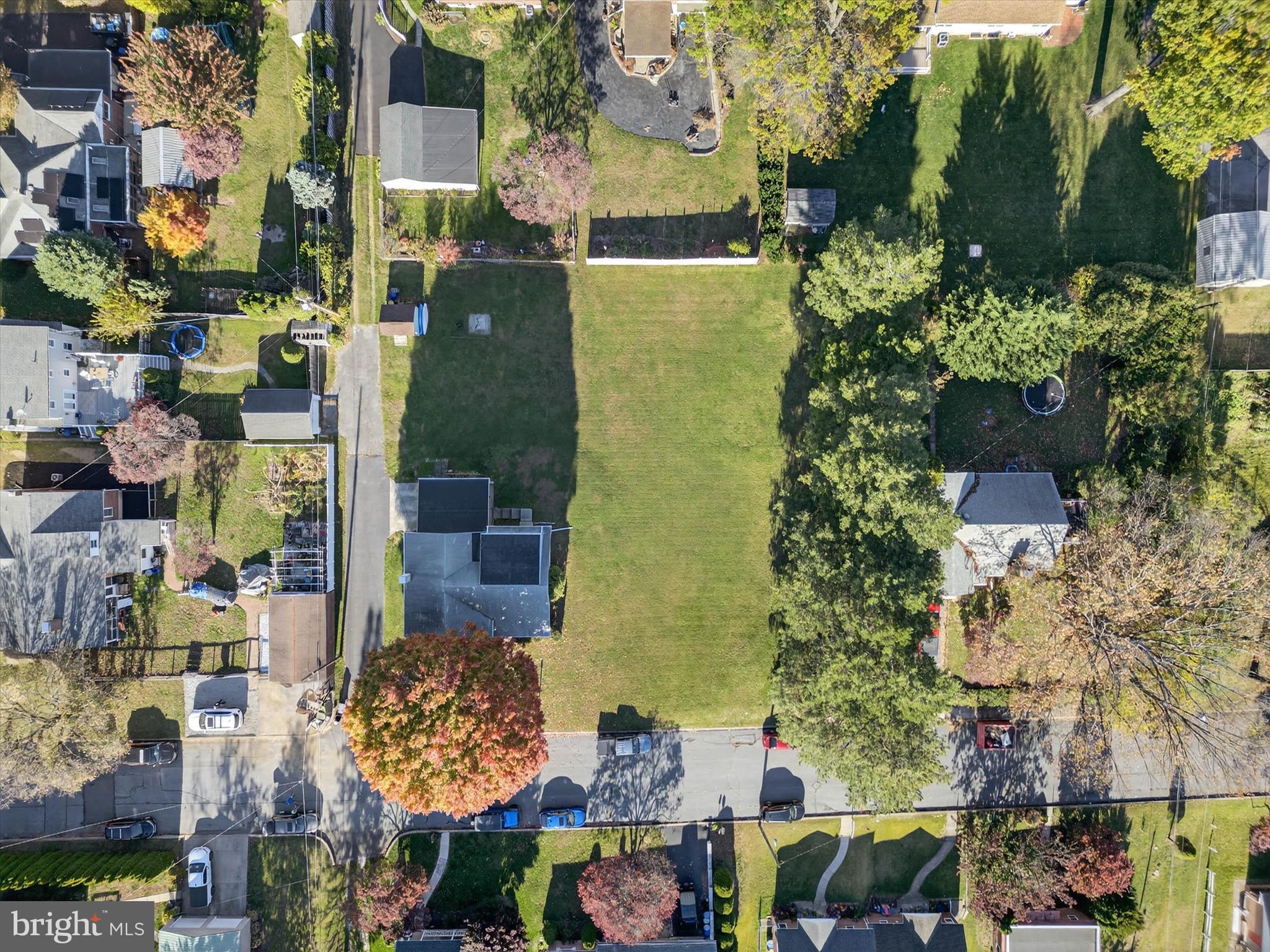 MONTROSE MANOR - Residential