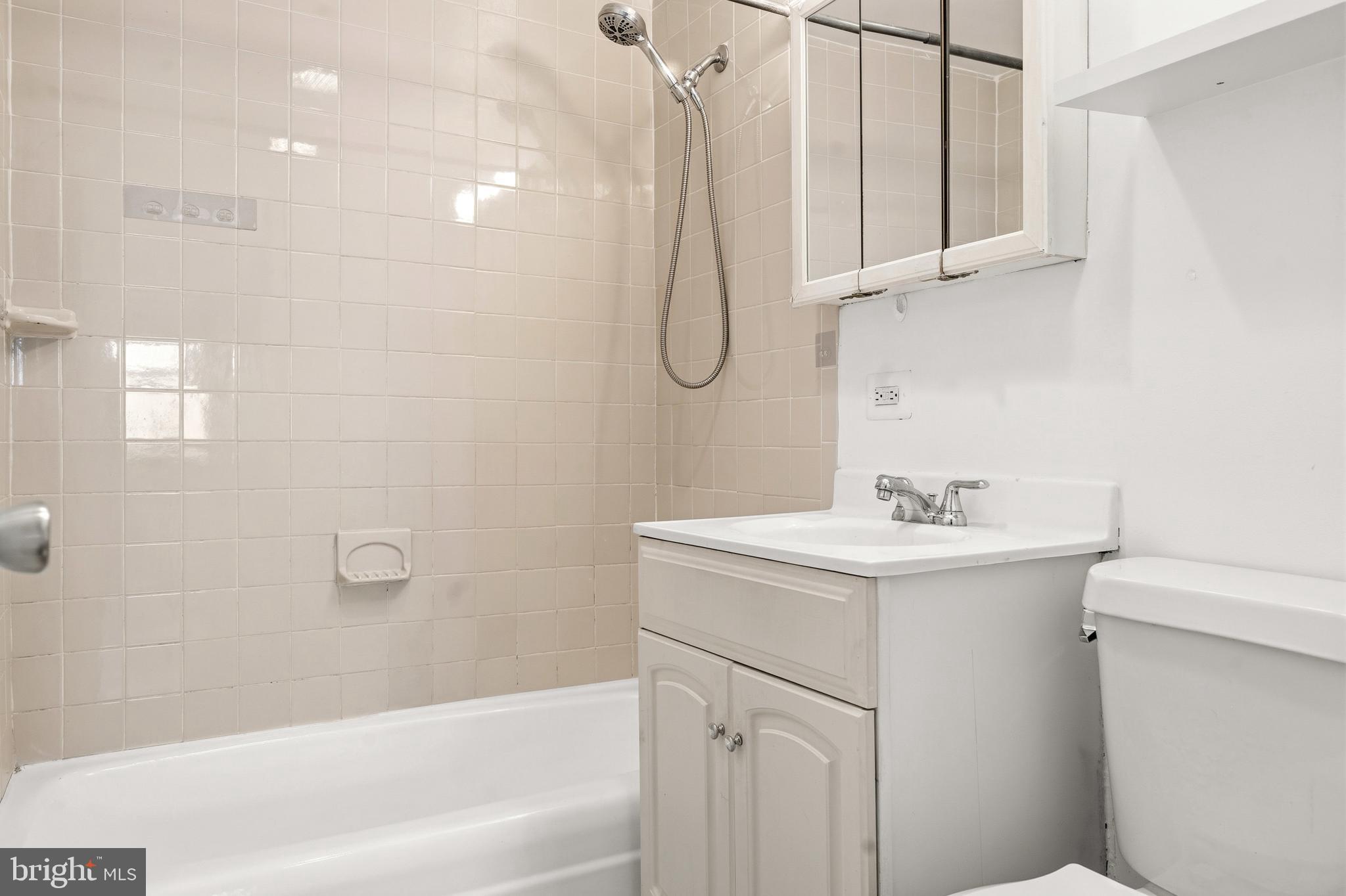 FORTY SIX HUNDRED - Residential