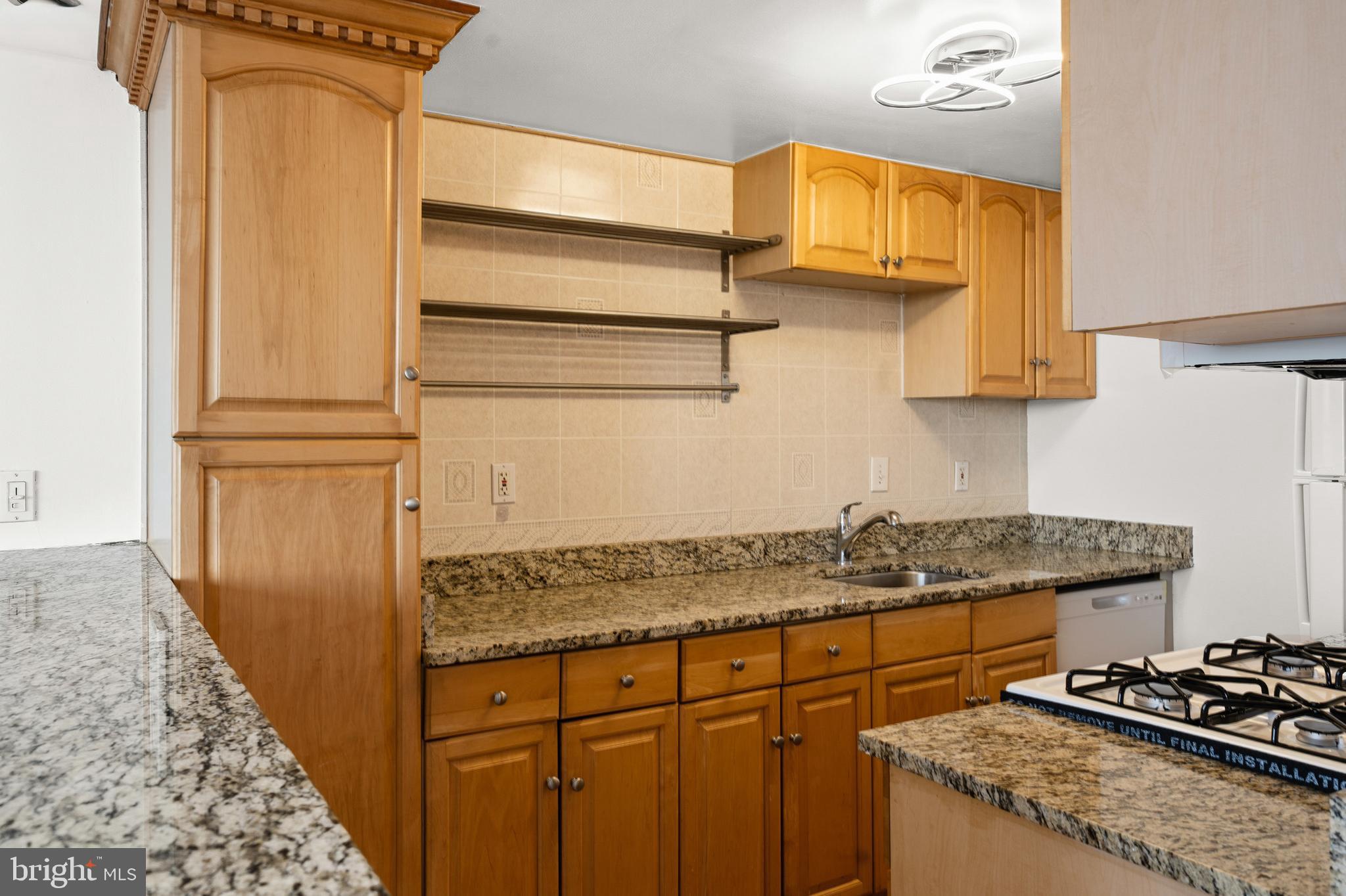 FORTY SIX HUNDRED - Residential