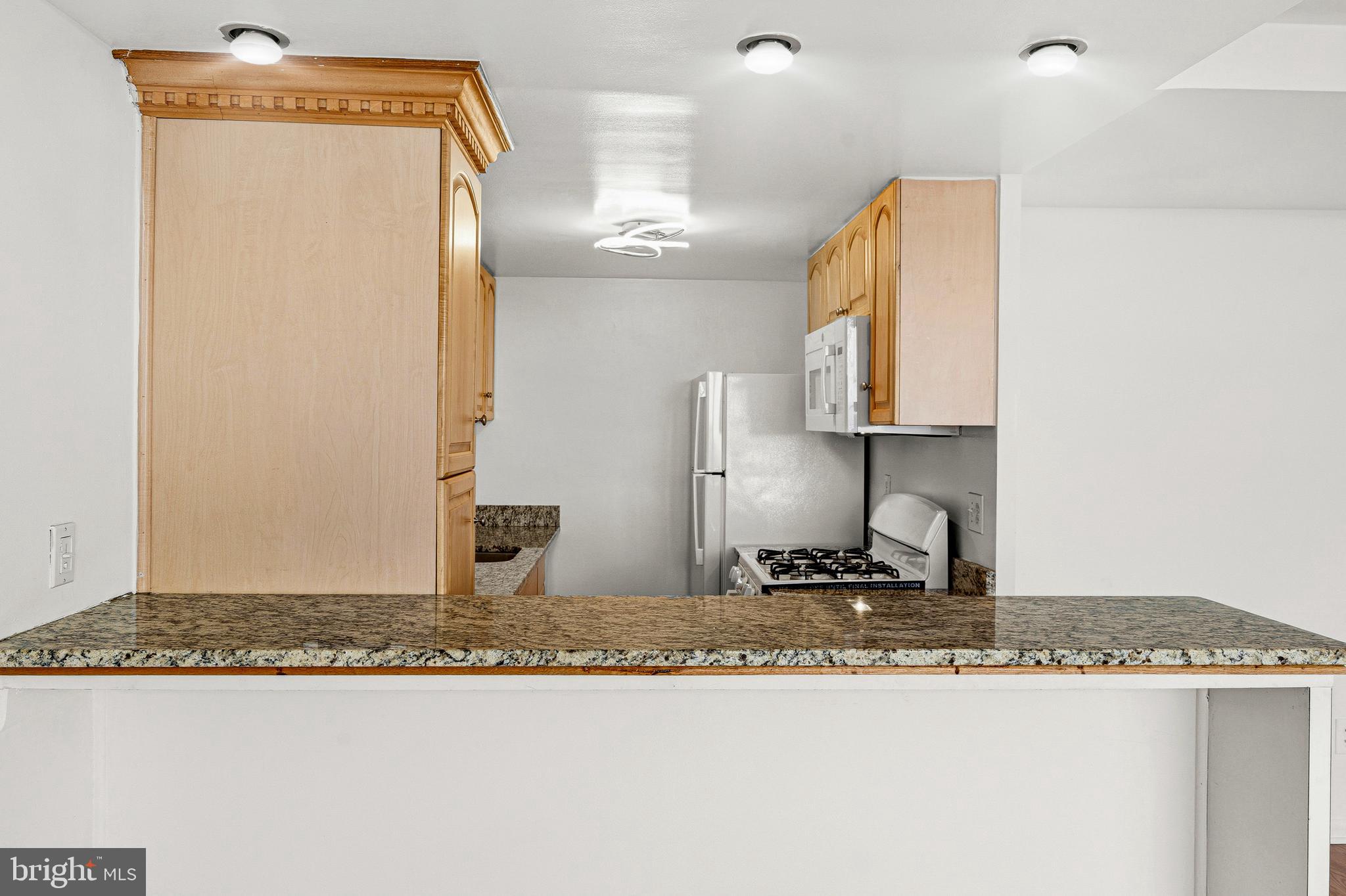 FORTY SIX HUNDRED - Residential