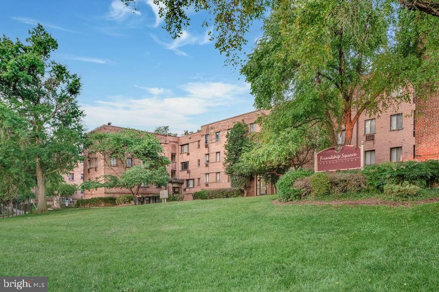 Open House  02/28/26 ** Please RSVP THE AGENT Sur-Raun by texting him.*

This bright and stylish 1-bedroom condo in Congress Heights is the perfect mix of comfort, convenience, and value. Enjoy an open living space filled with natural light, a modern kitchen with white cabinetry and updated appliances, and a spacious bedroom with great storage. The  condo fee covers nearly everything—gas, water, heat, trash, and more—plus you’ll have reserved parking. Easy access to Metro, downtown DC, and National Harbor, with exciting new development all around. Whether you’re a first-time buyer or investor, this is an incredible opportunity to own in one of DC’s fastest-growing neighborhoods!