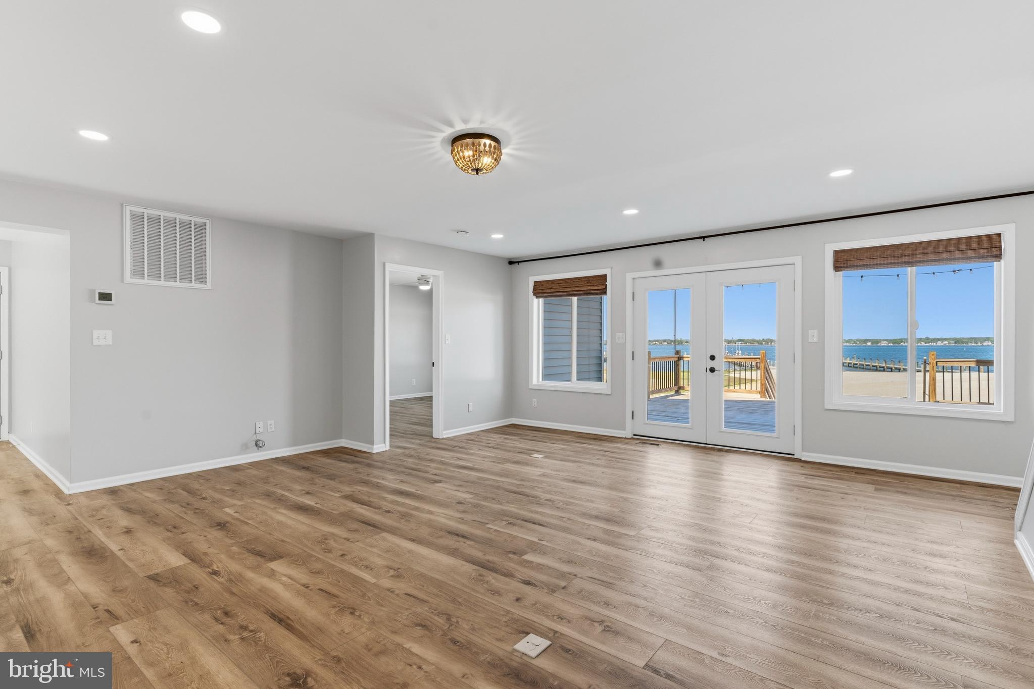 TOWN CREEK - Residential