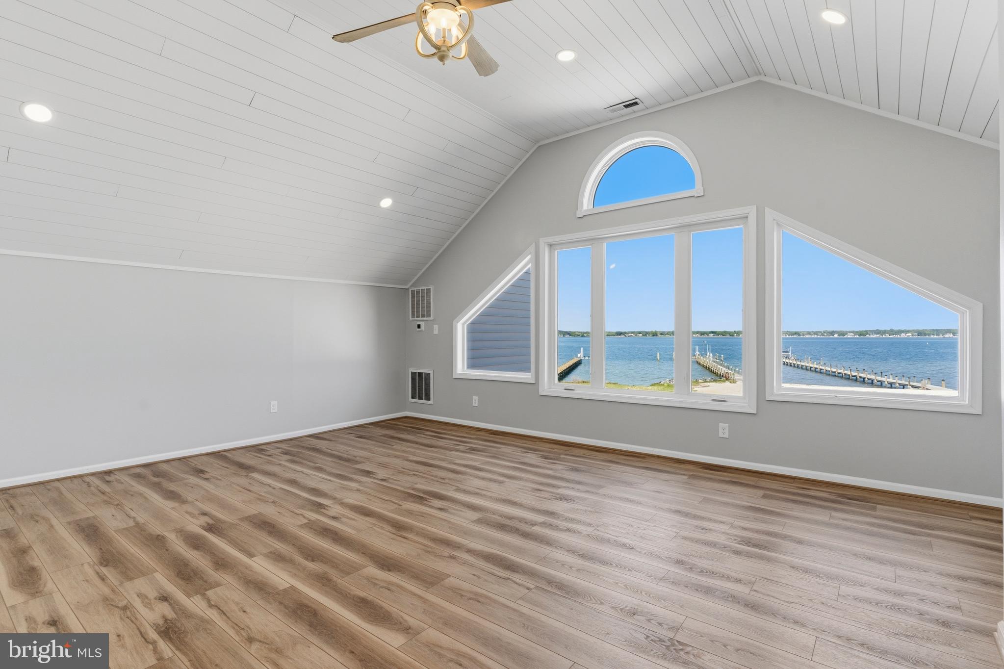 TOWN CREEK - Residential