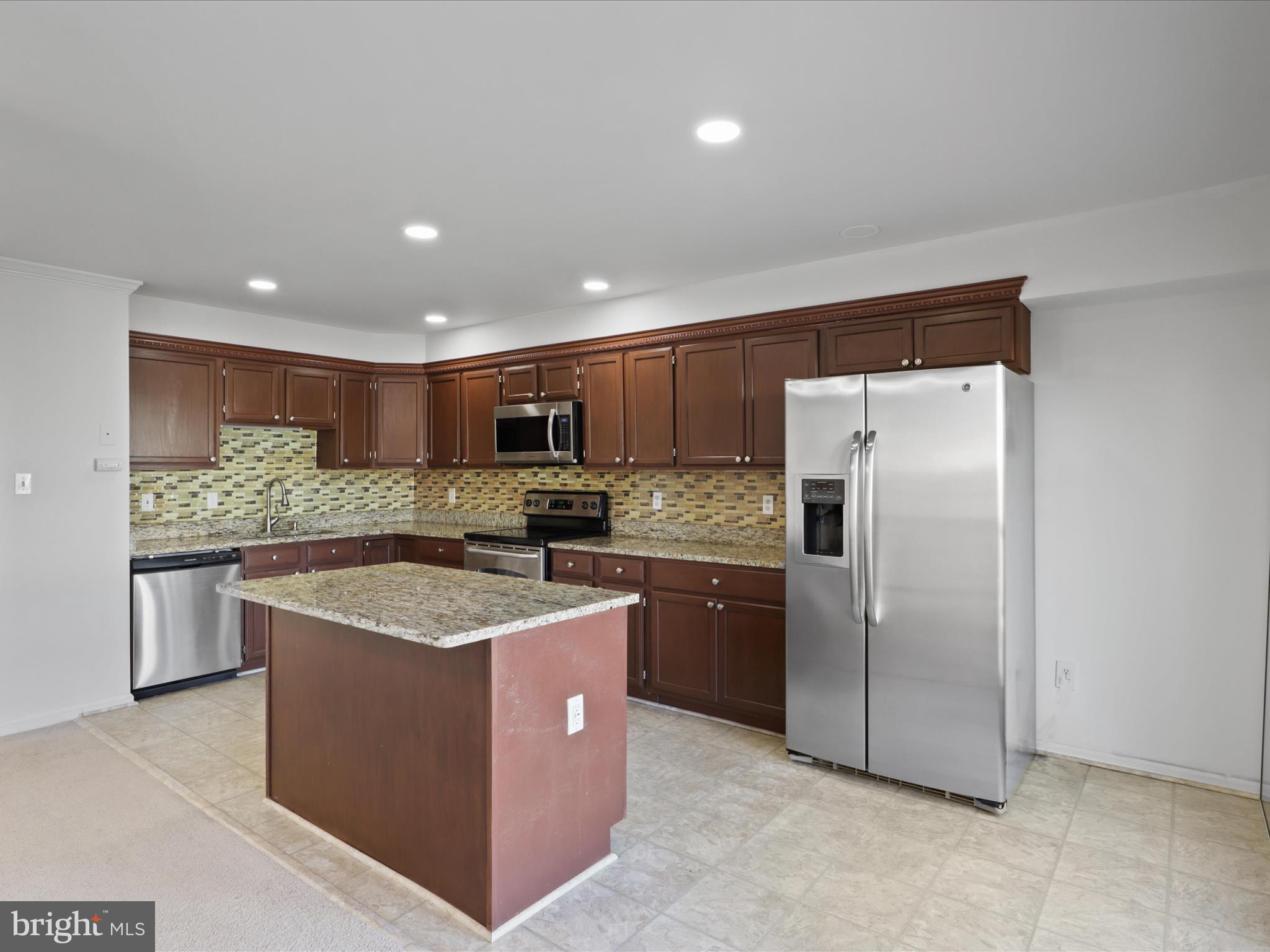 RIVER OAKS - Residential