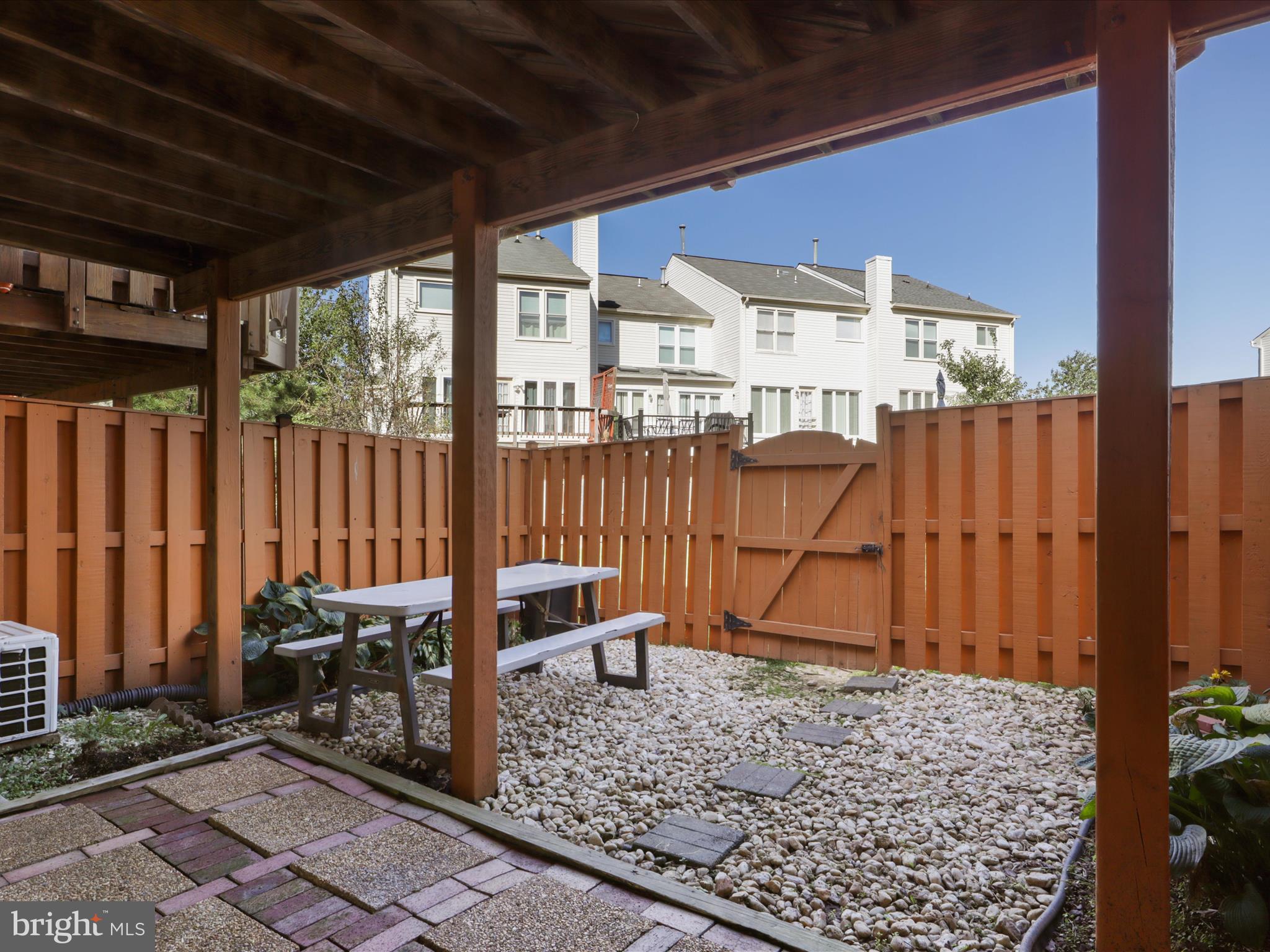 RIVER OAKS - Residential