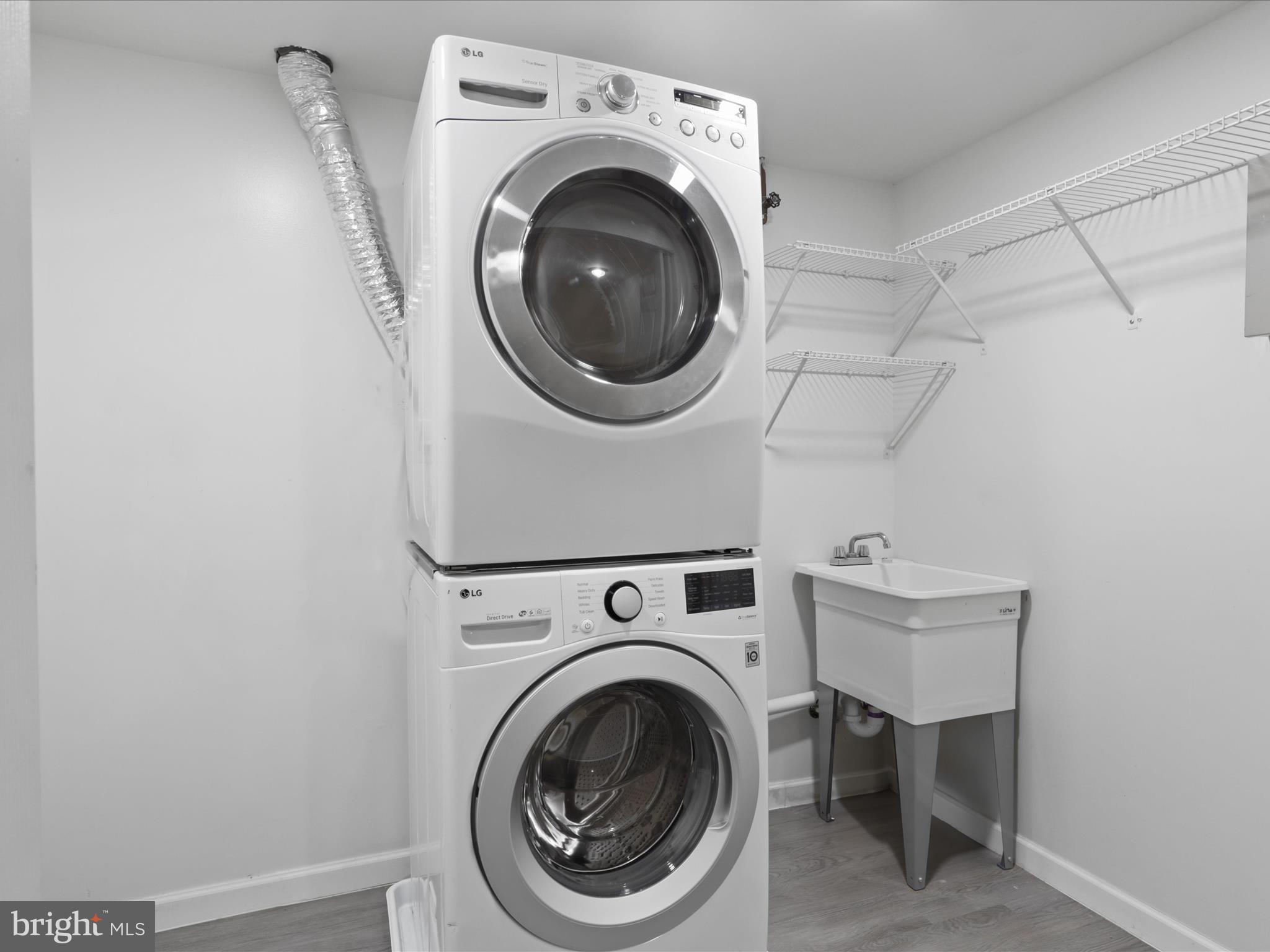 RIVER OAKS - Residential