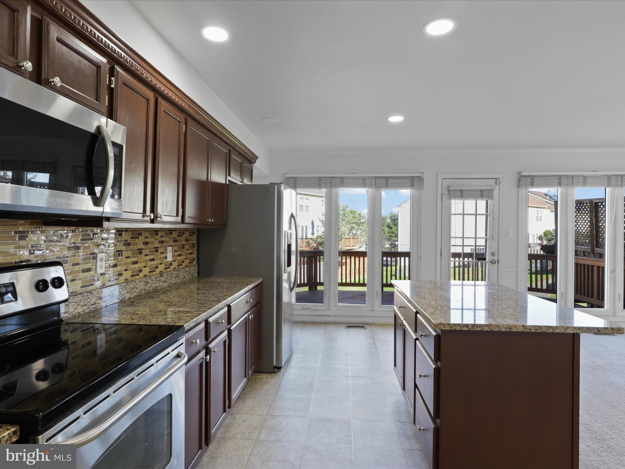 RIVER OAKS - Residential