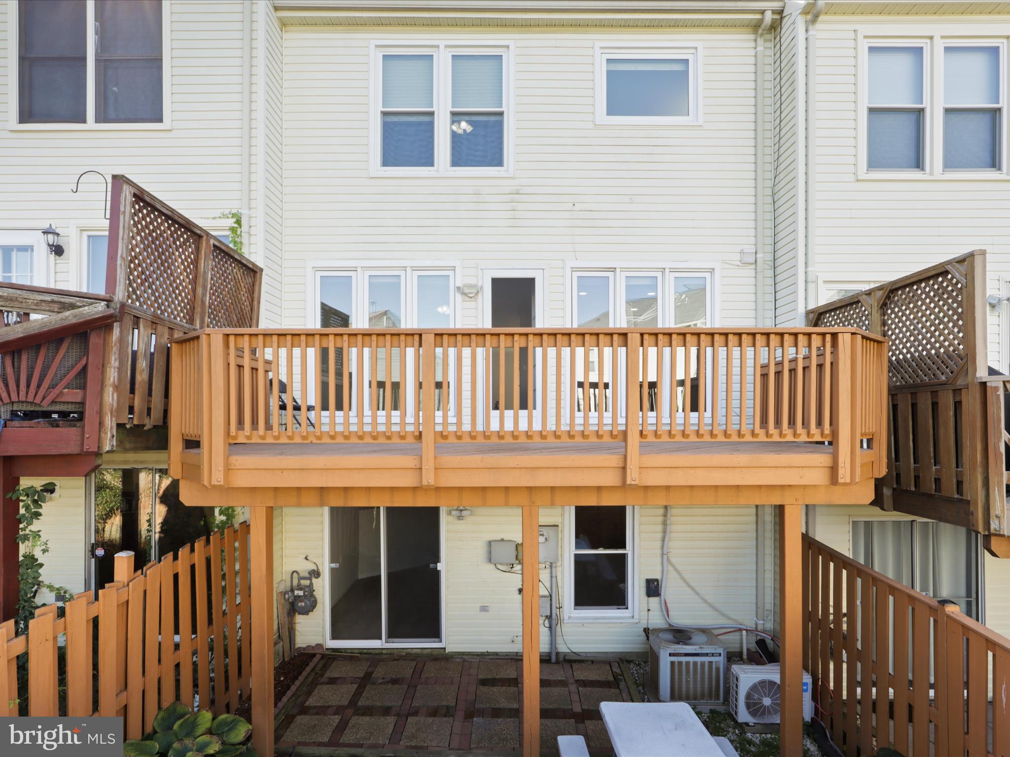 RIVER OAKS - Residential