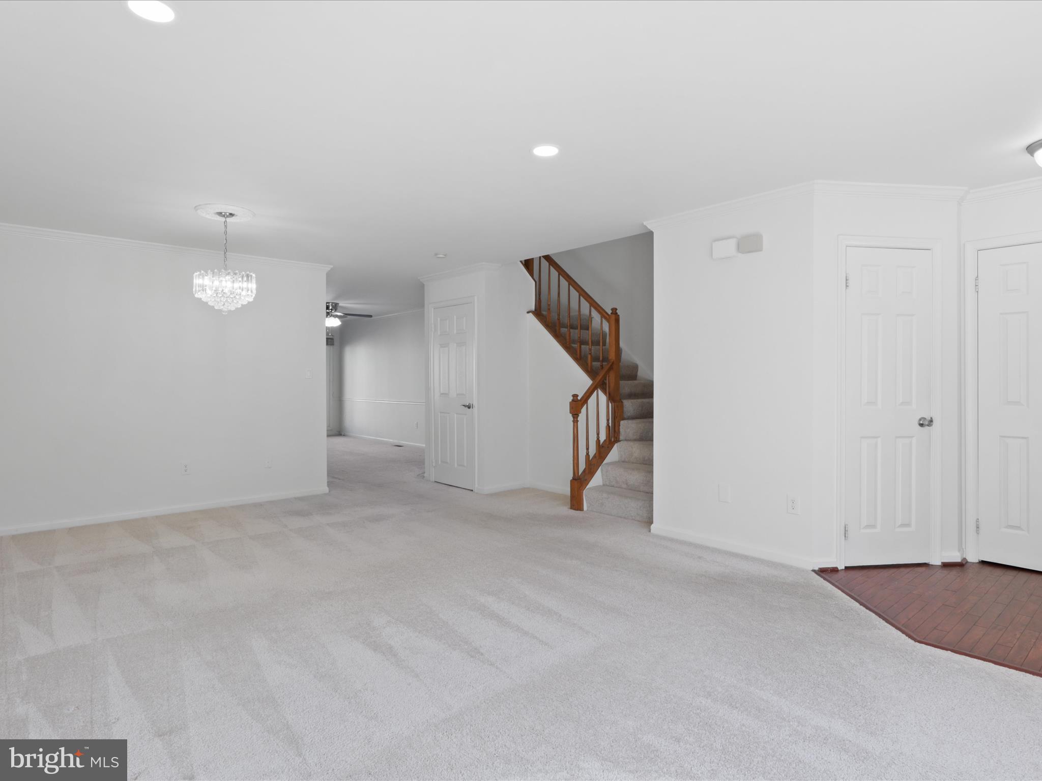 RIVER OAKS - Residential