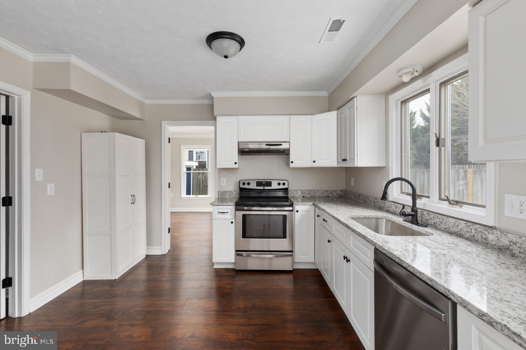 ALBIN VILLAGE - Residential