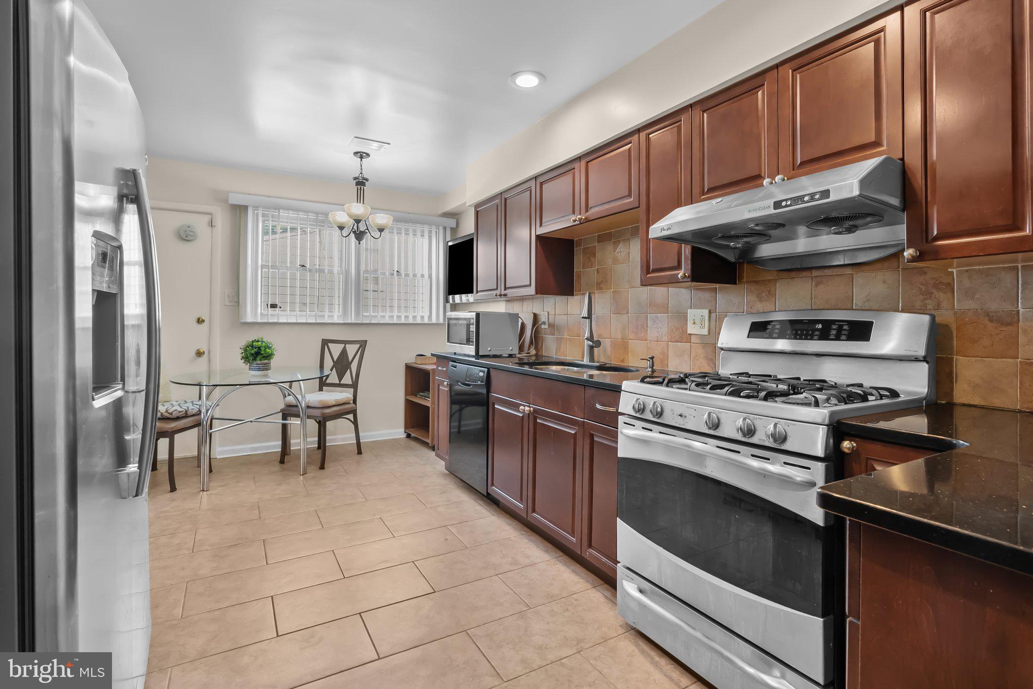 PHILADELPHIA (NORTHEAST) - Residential