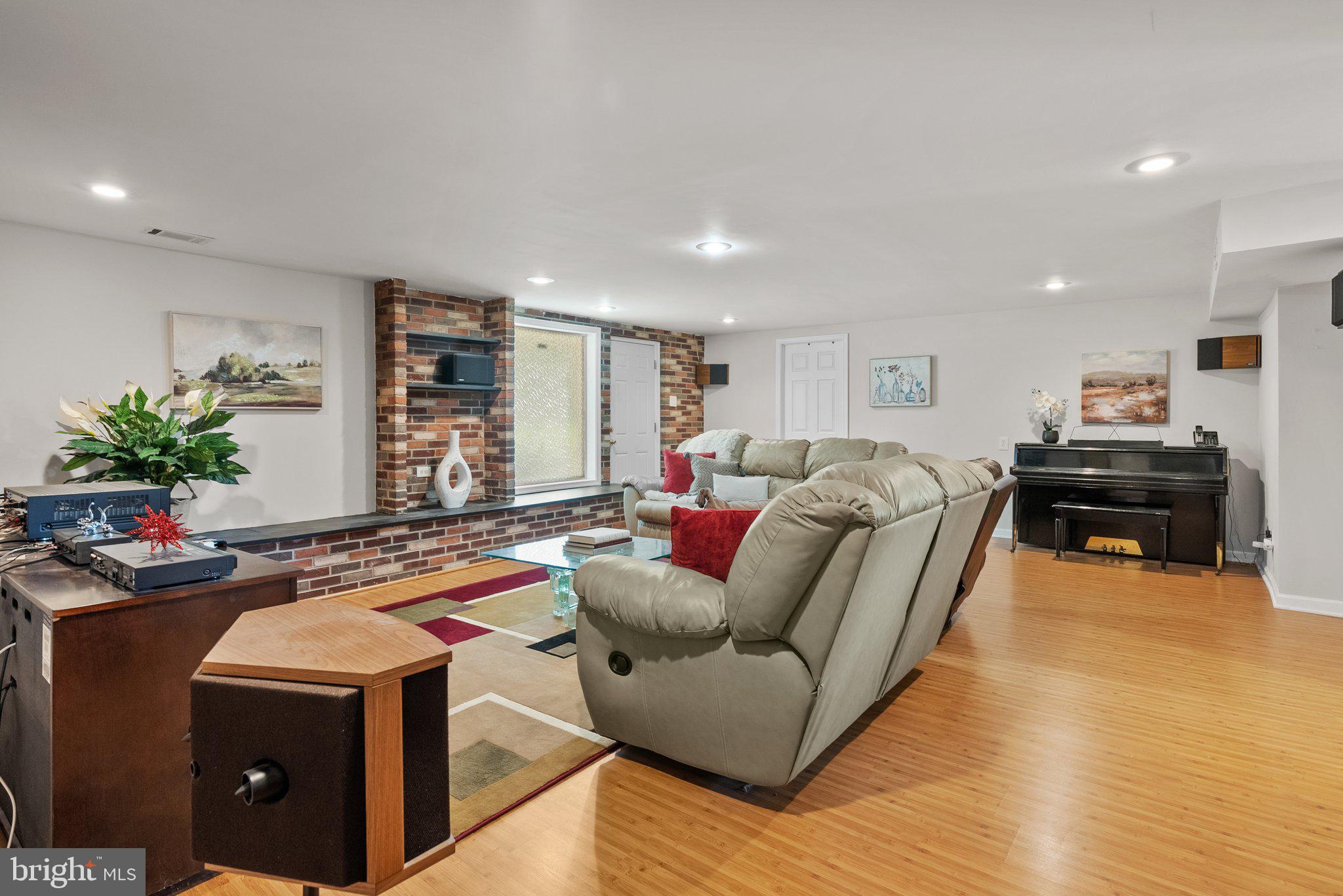 PHILADELPHIA (NORTHEAST) - Residential