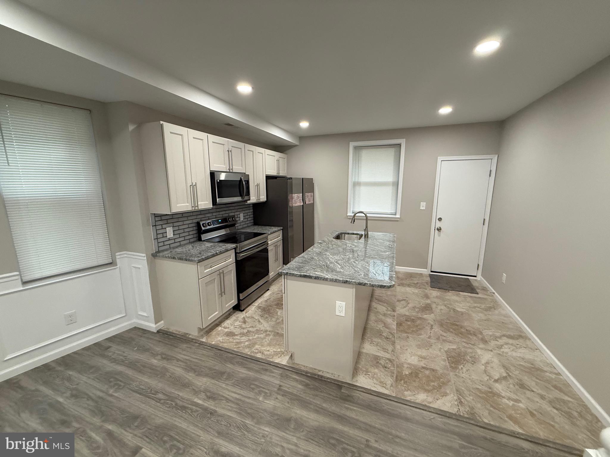 4937 N WARNOCK STREET