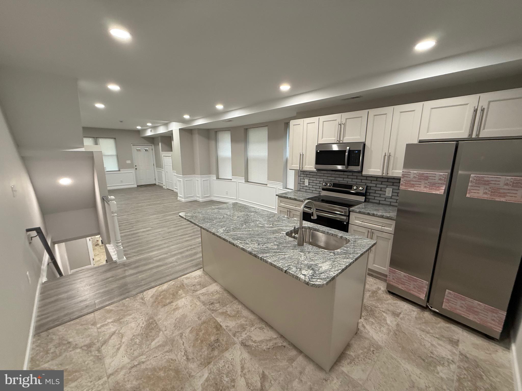 4937 N WARNOCK STREET