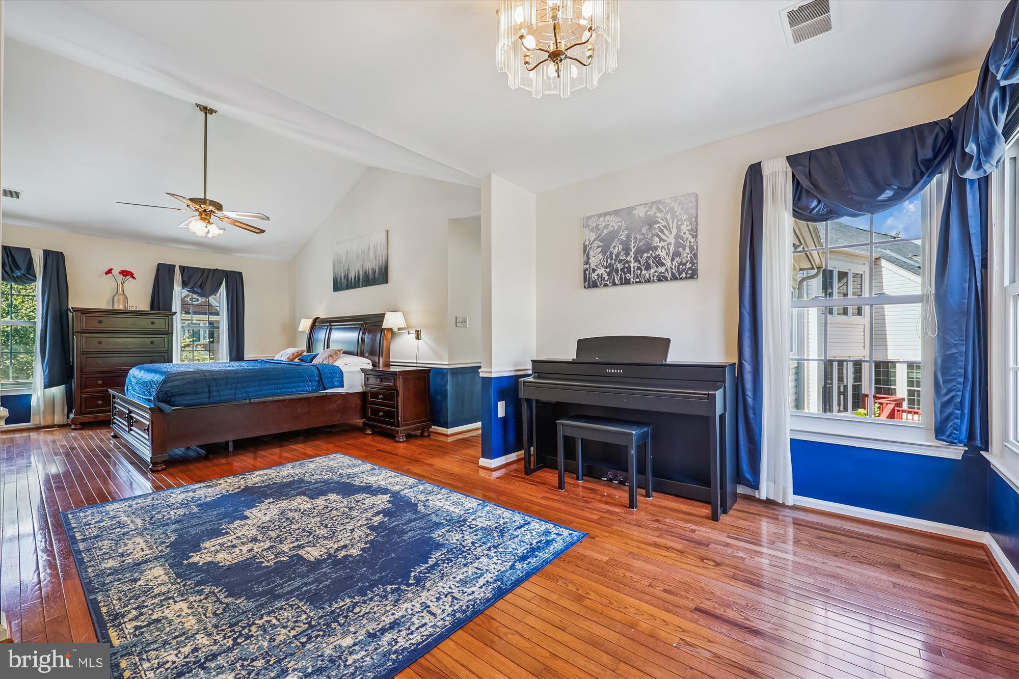 WASHINGTONIAN WOODS - Residential