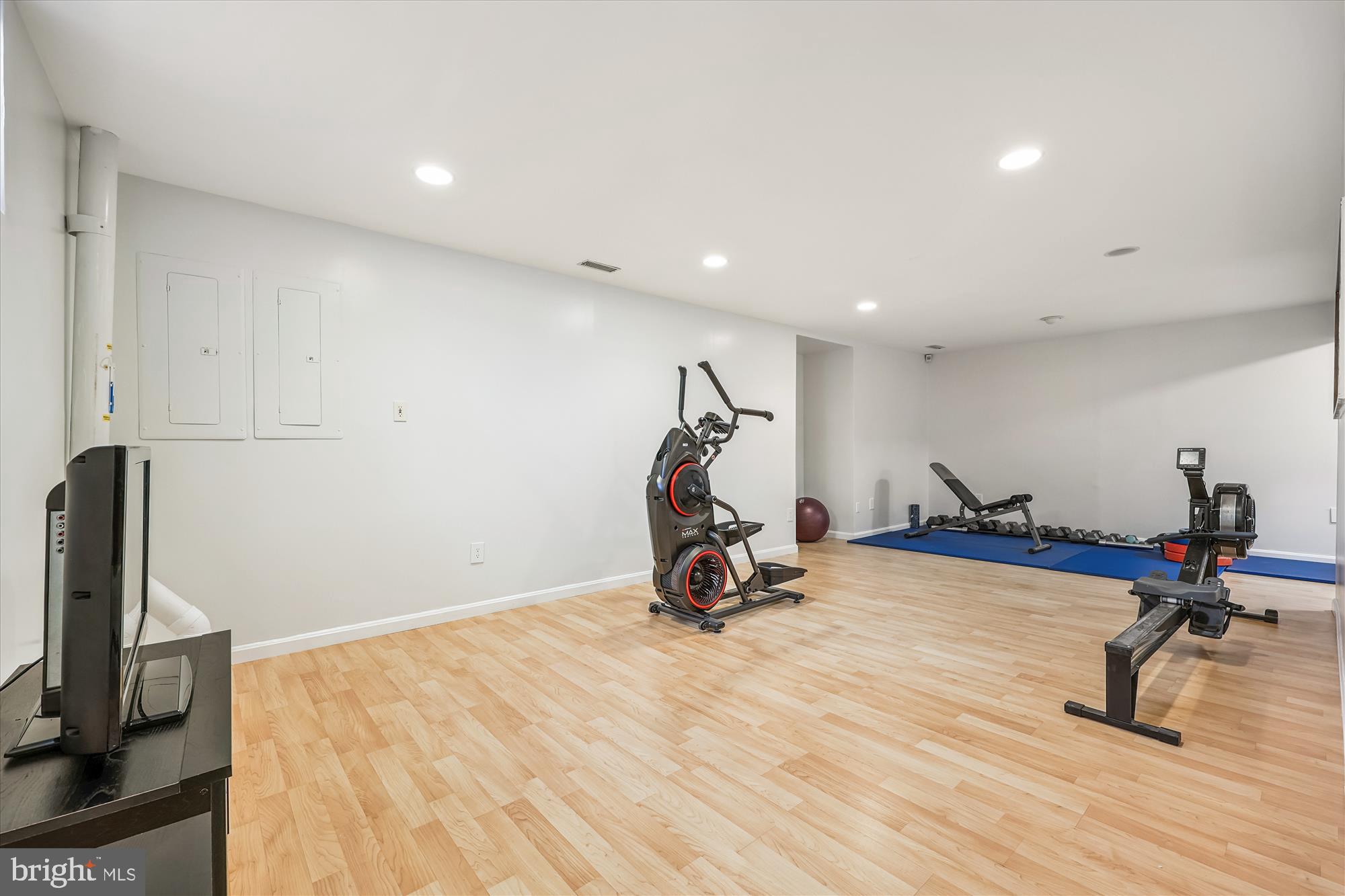 WASHINGTONIAN WOODS - Residential