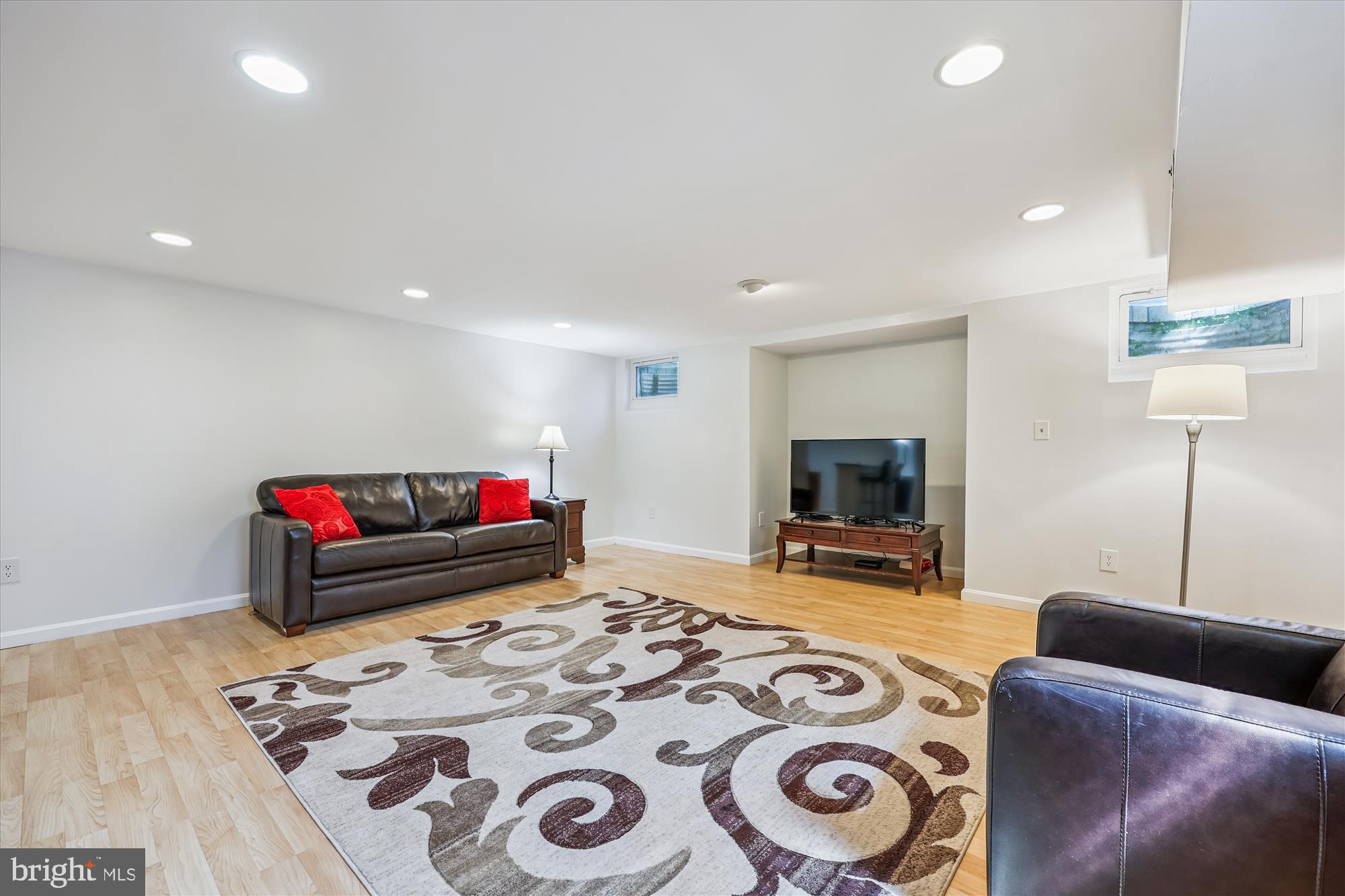 WASHINGTONIAN WOODS - Residential