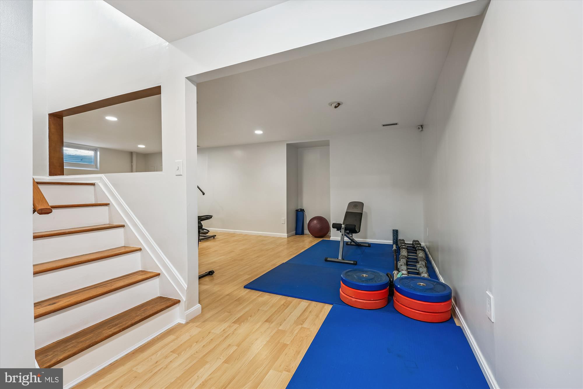 WASHINGTONIAN WOODS - Residential