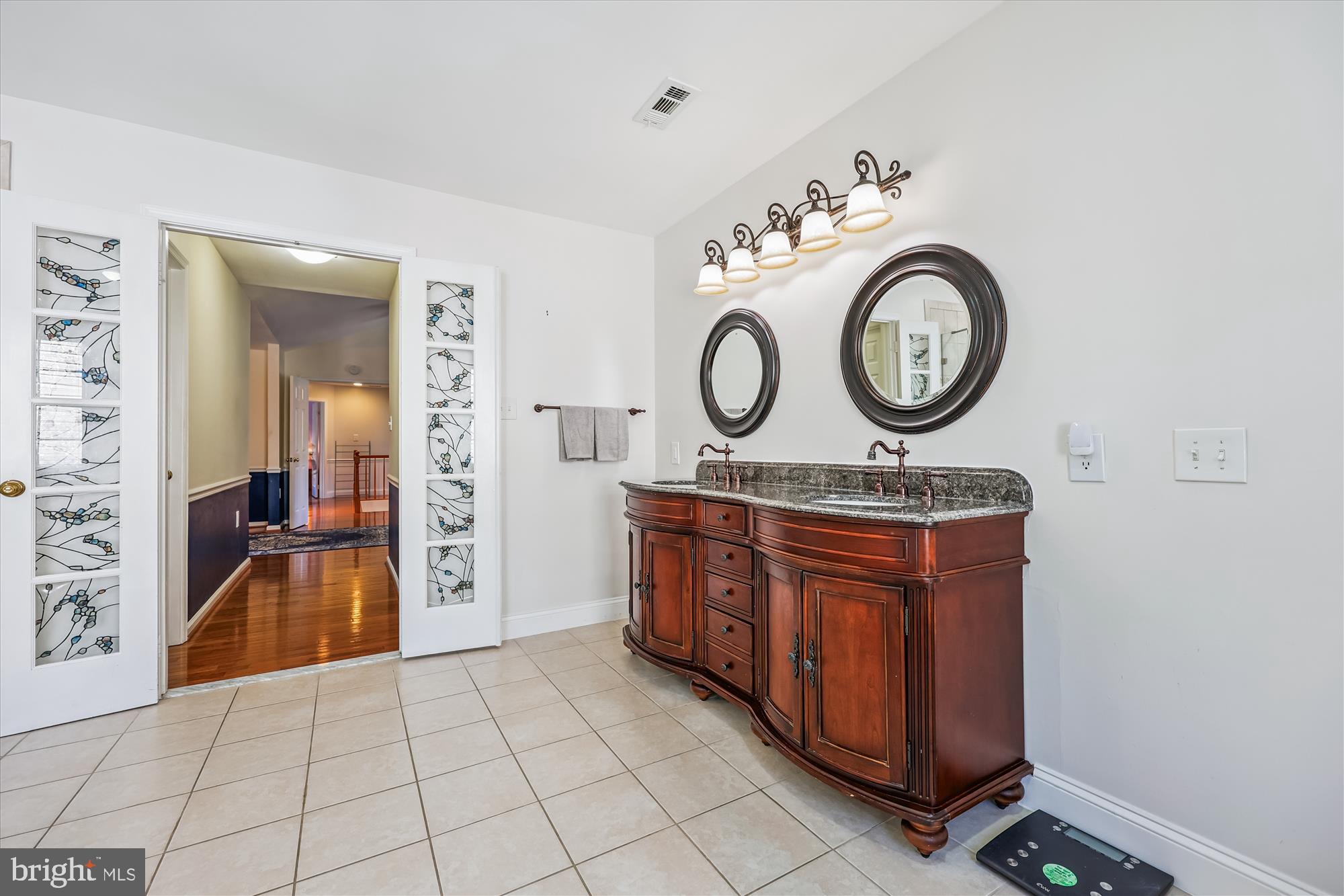 WASHINGTONIAN WOODS - Residential