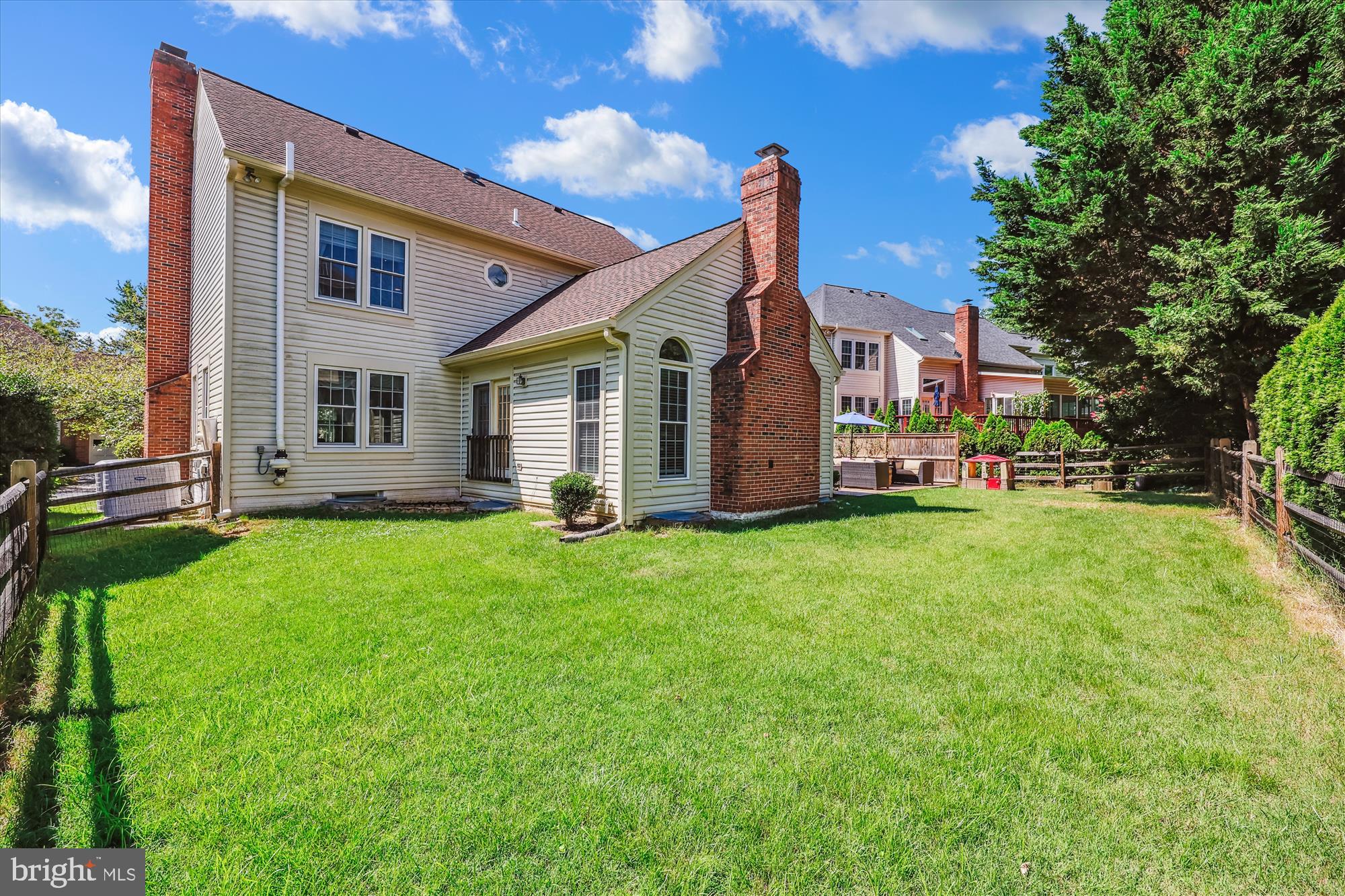 WASHINGTONIAN WOODS - Residential