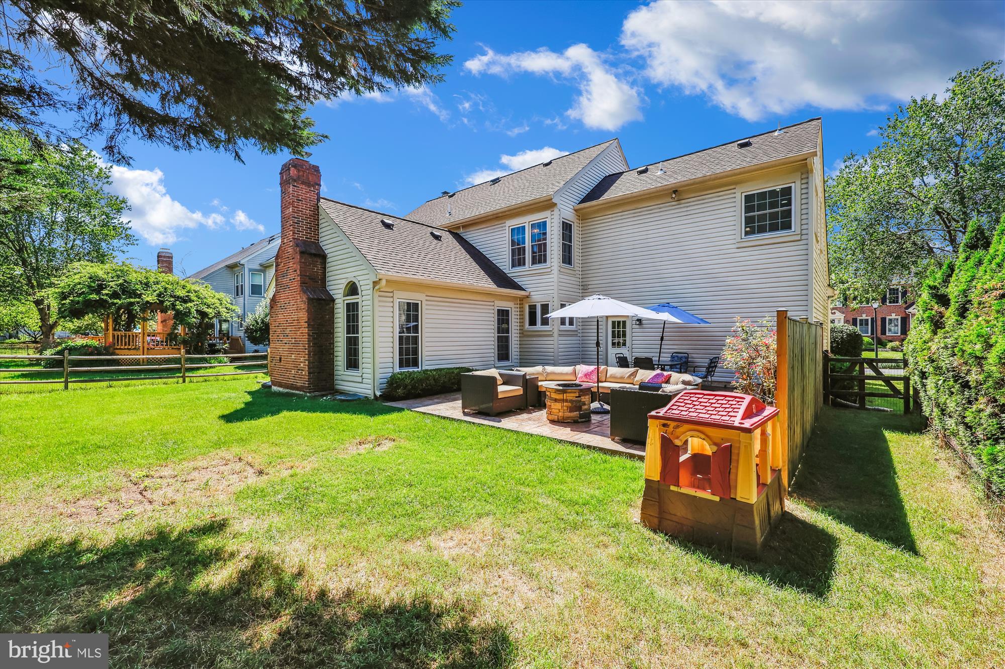 WASHINGTONIAN WOODS - Residential