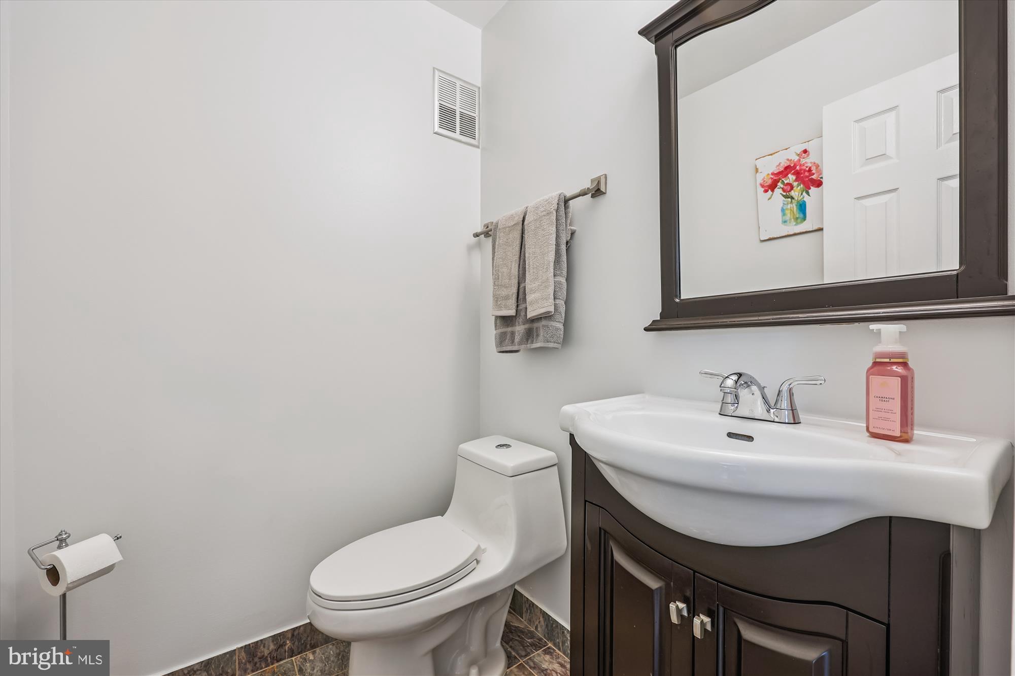 WASHINGTONIAN WOODS - Residential