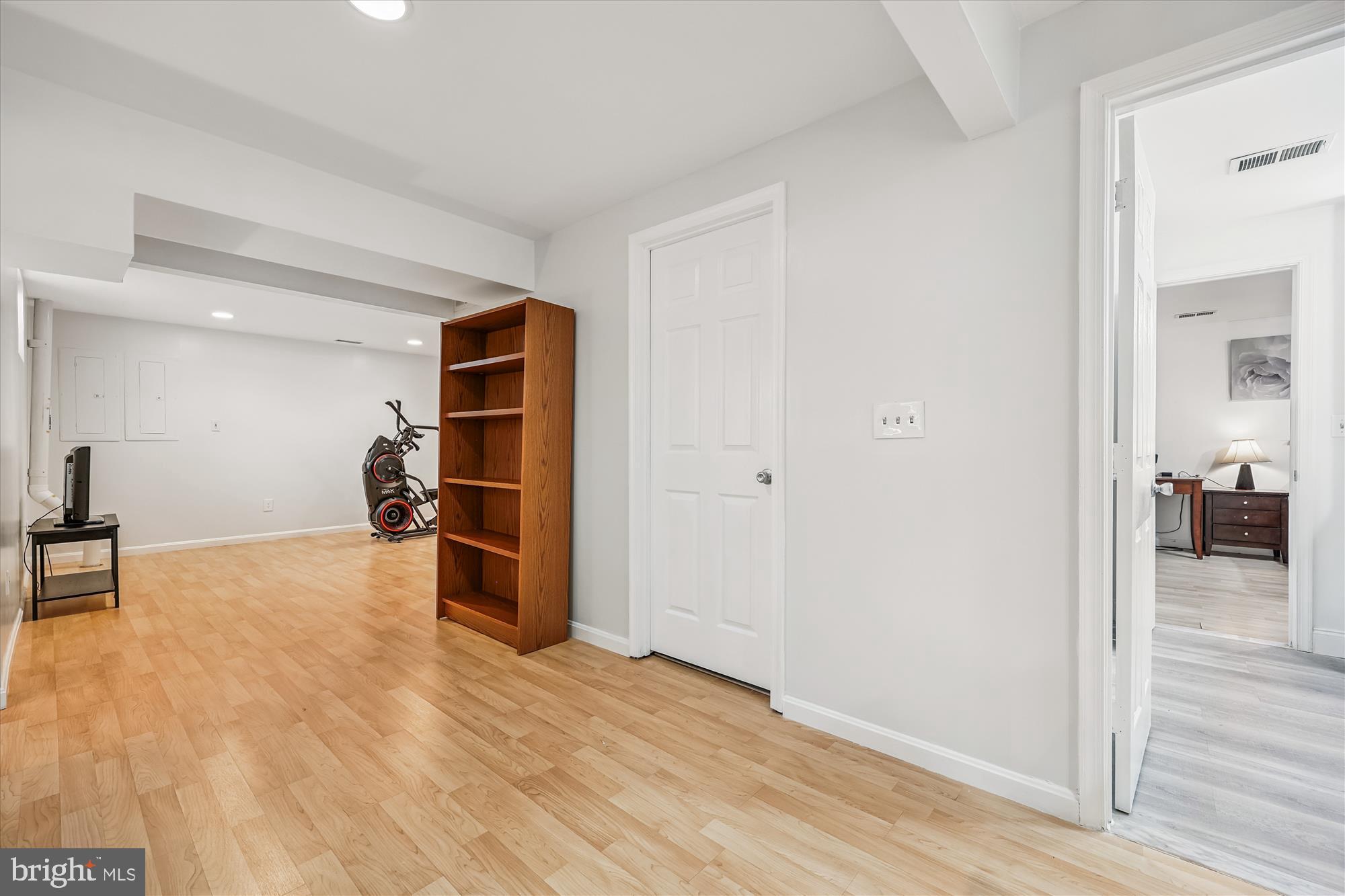 WASHINGTONIAN WOODS - Residential