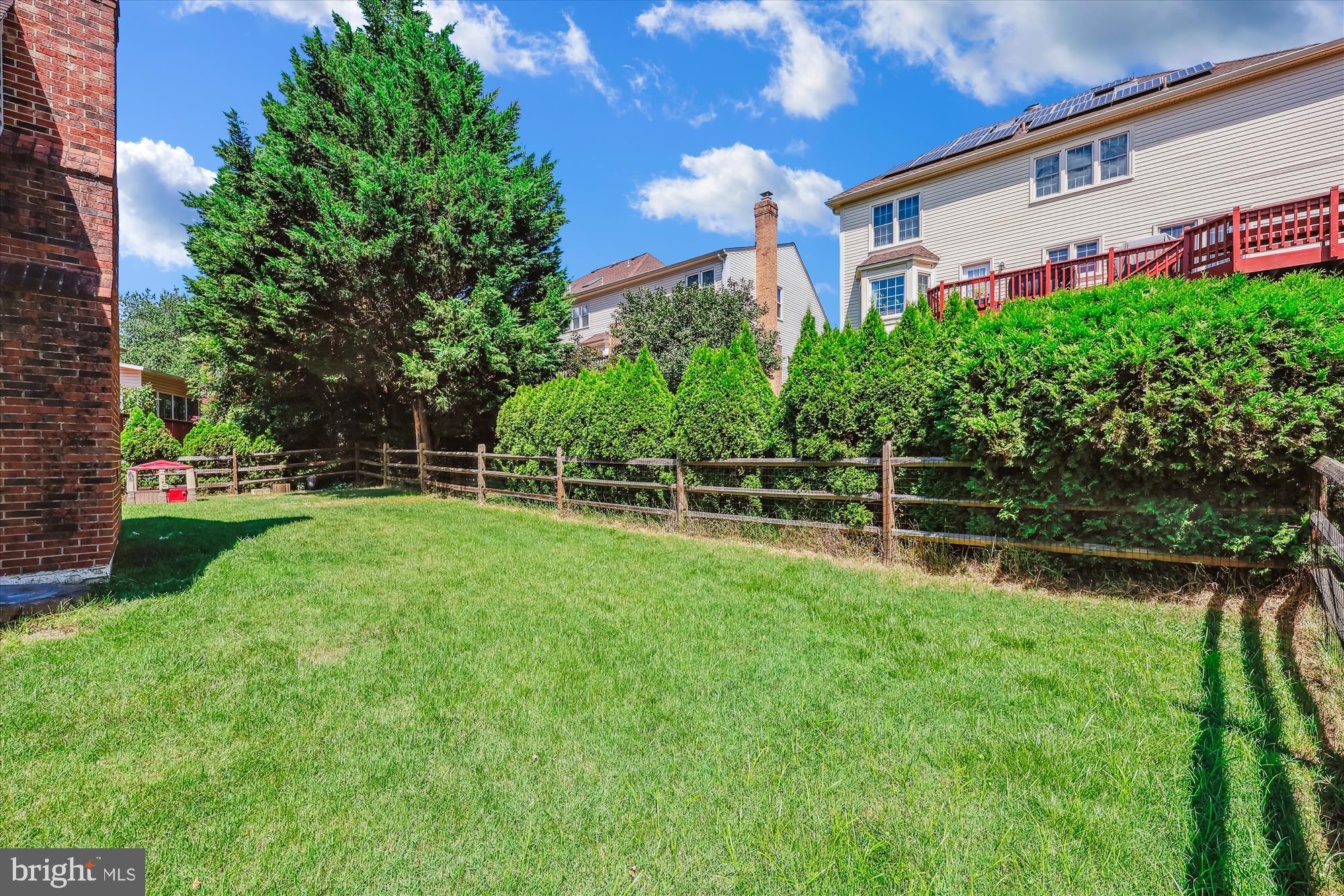 WASHINGTONIAN WOODS - Residential