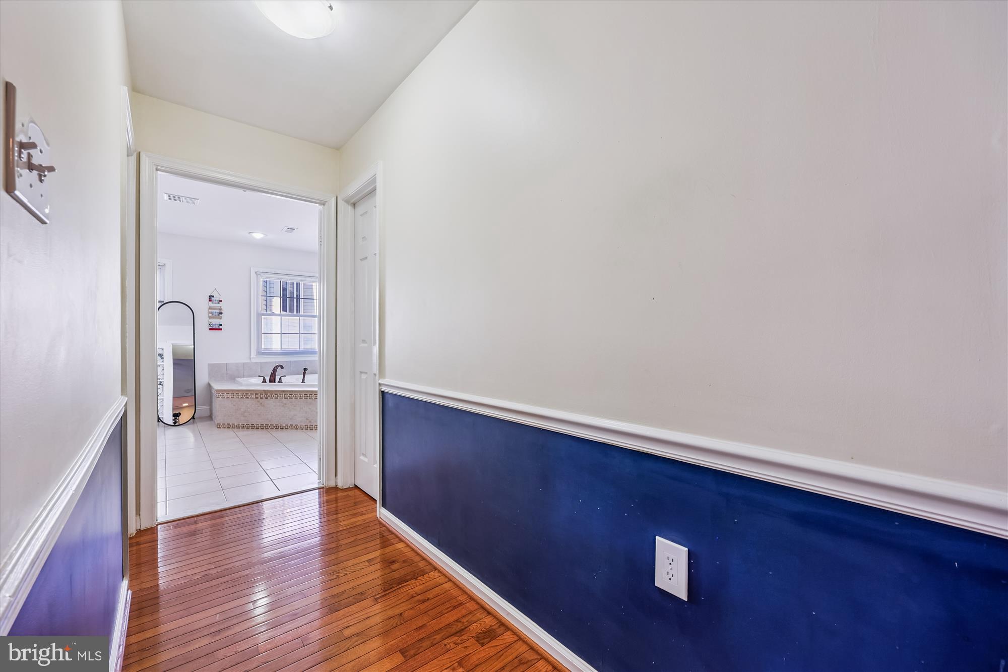 WASHINGTONIAN WOODS - Residential