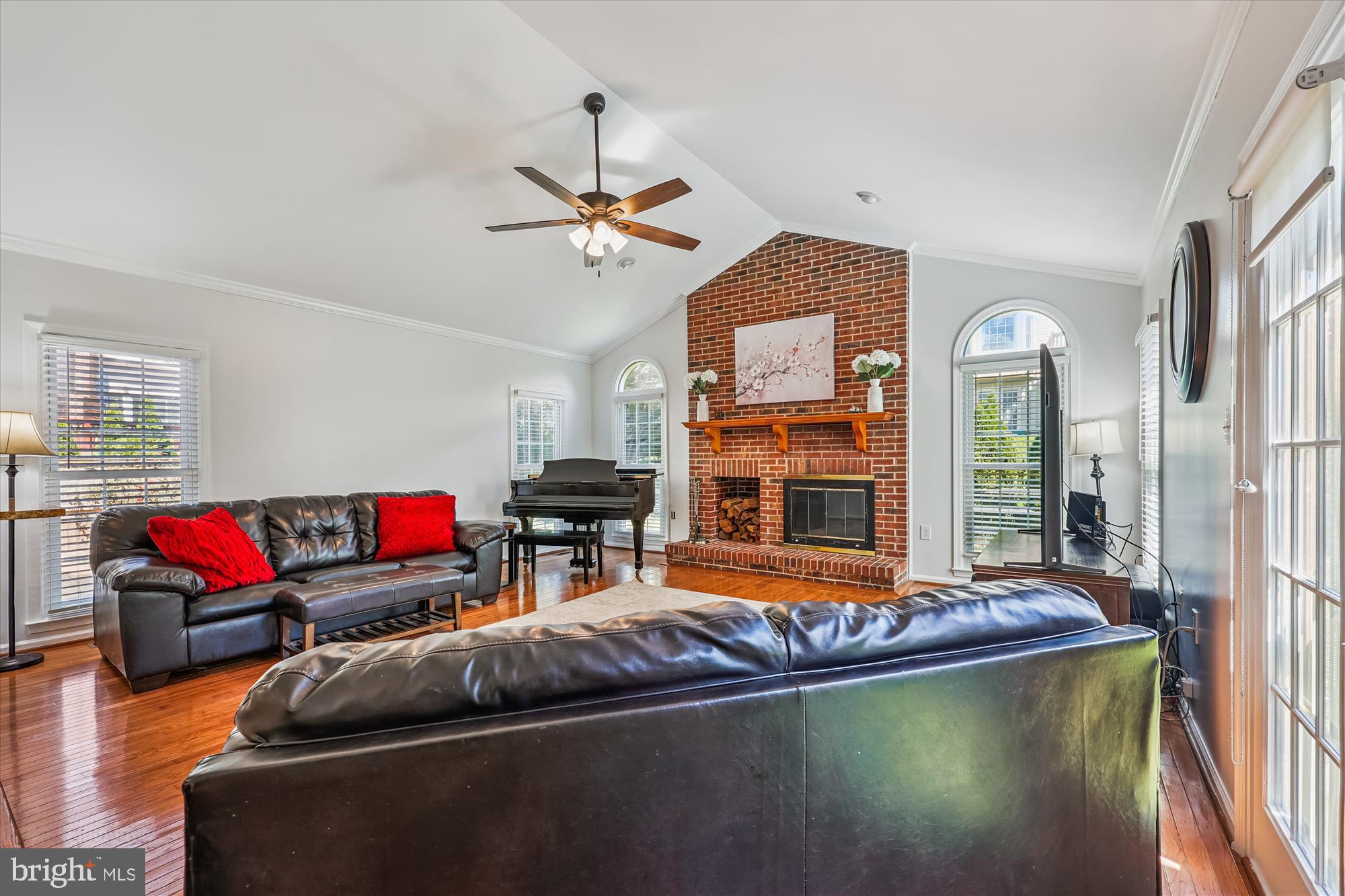 WASHINGTONIAN WOODS - Residential