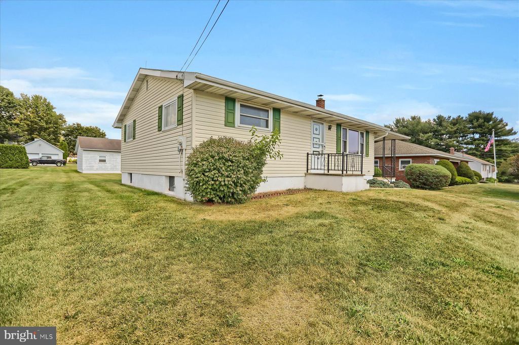 Photo of 616 W Maple Street, VALLEY VIEW, PA 17983 (MLS # PASK2023496)