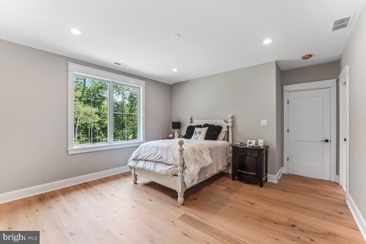 RADNOR HUNT - Residential