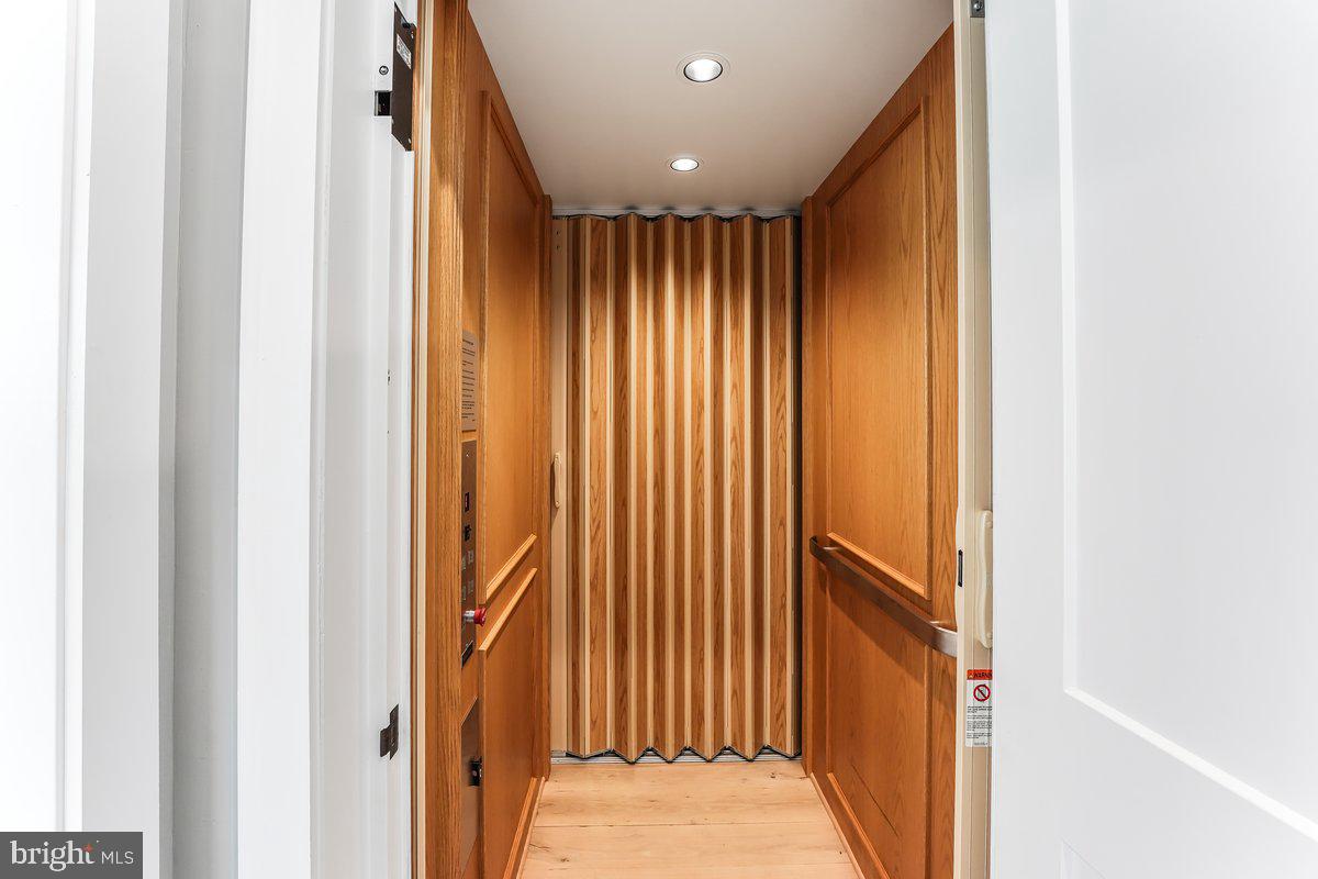 RADNOR HUNT - Residential