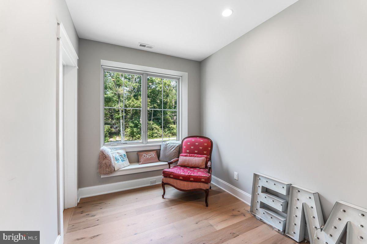 RADNOR HUNT - Residential