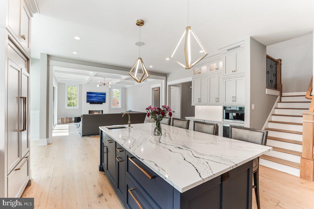 RADNOR HUNT - Residential