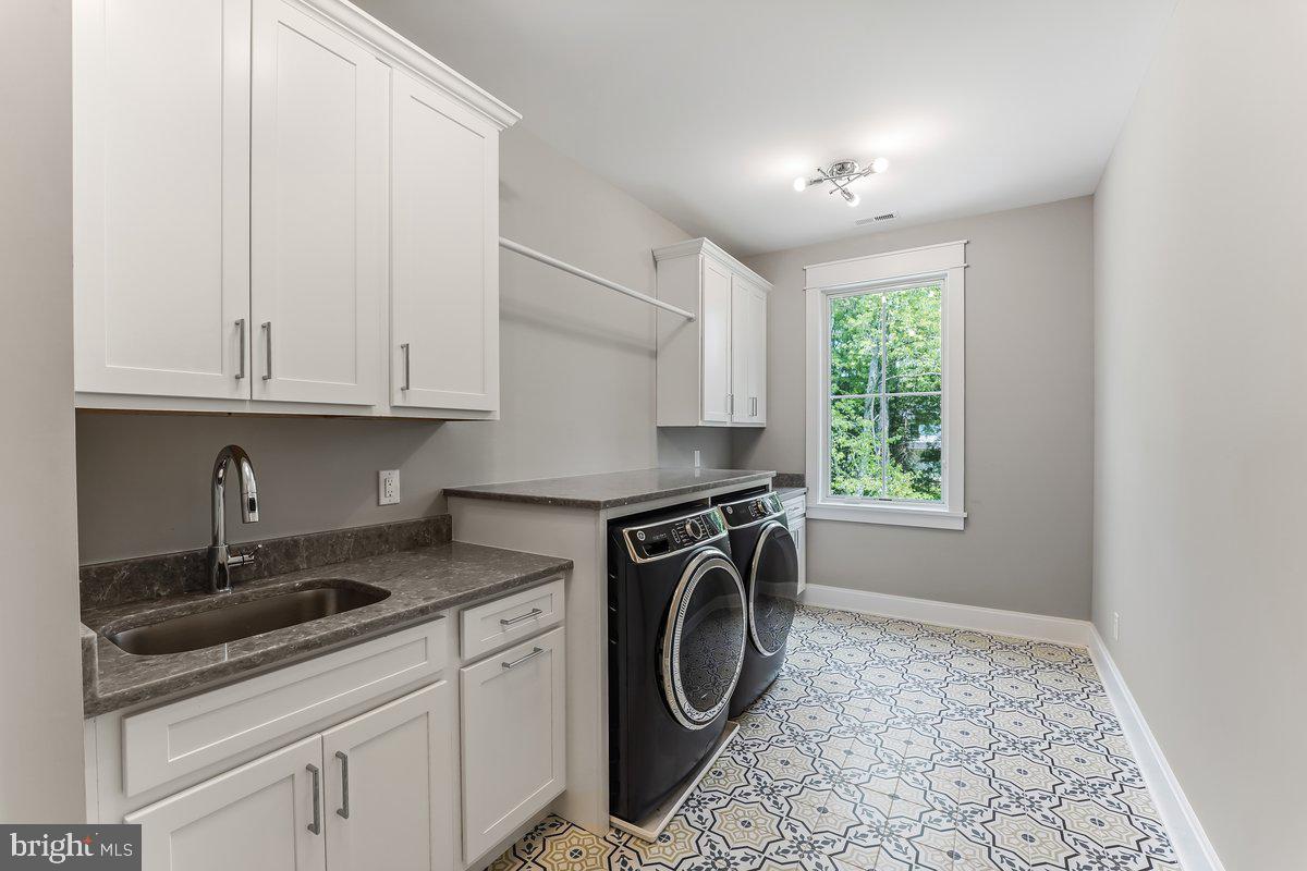 RADNOR HUNT - Residential