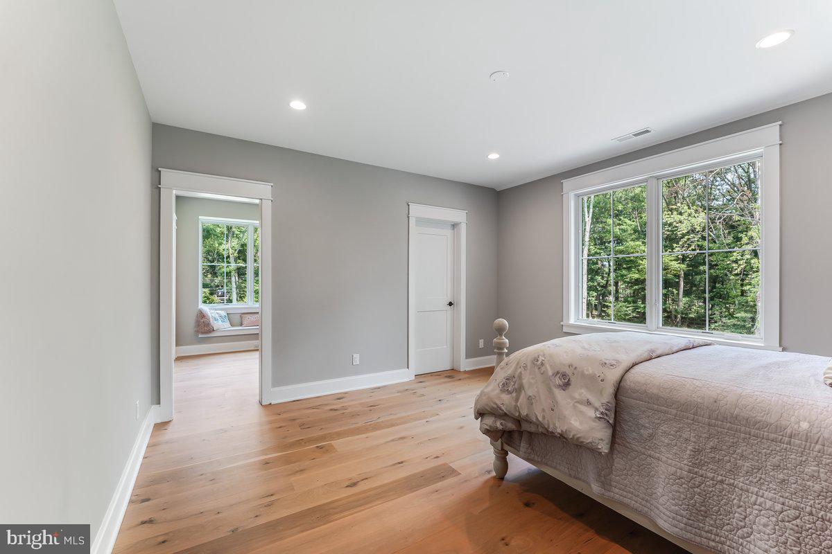 RADNOR HUNT - Residential