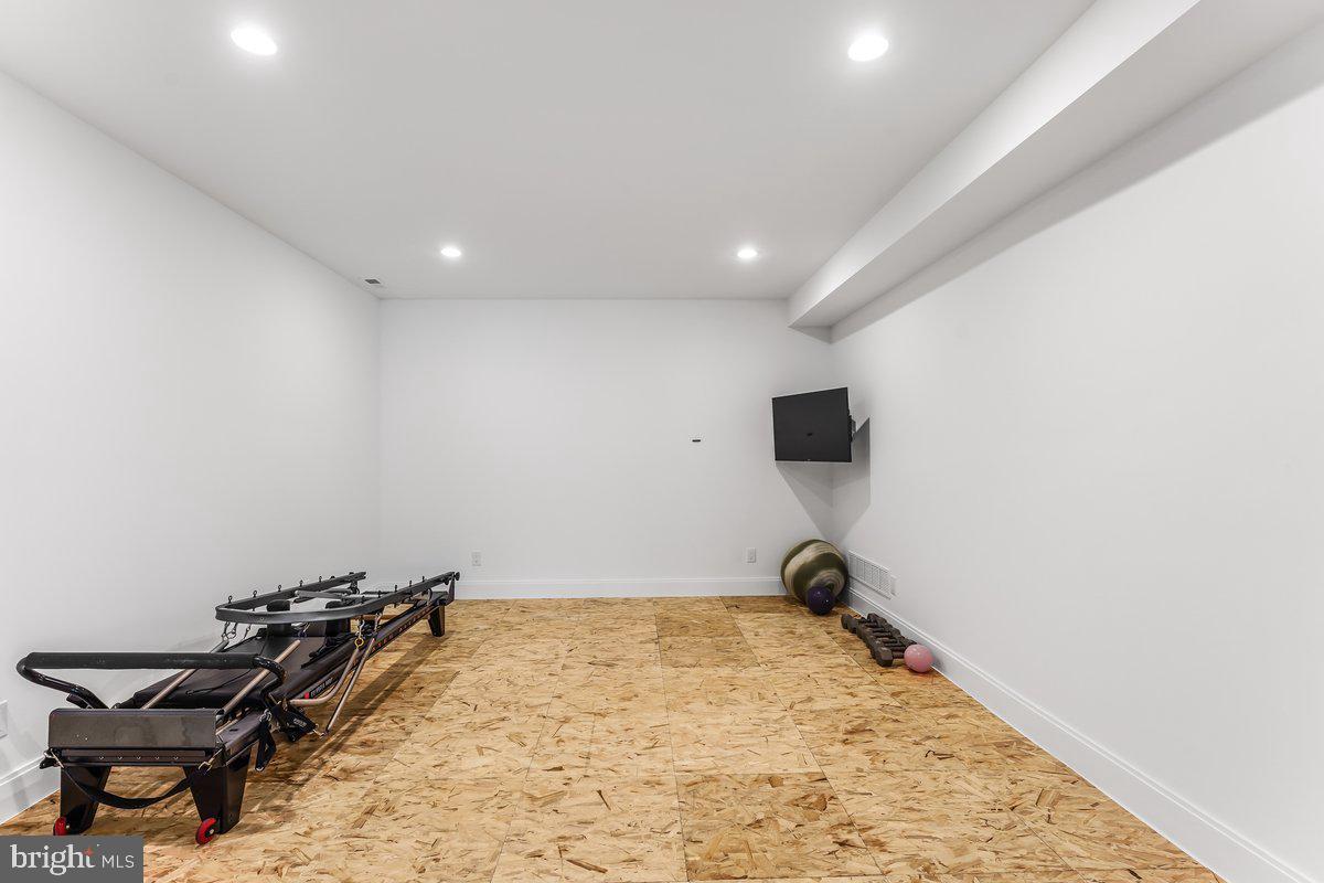 RADNOR HUNT - Residential