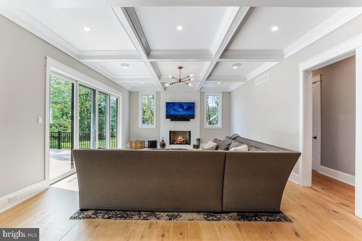 RADNOR HUNT - Residential