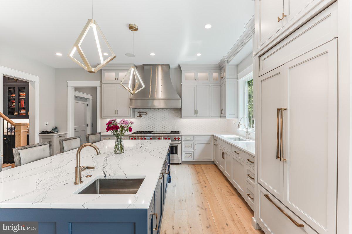 RADNOR HUNT - Residential