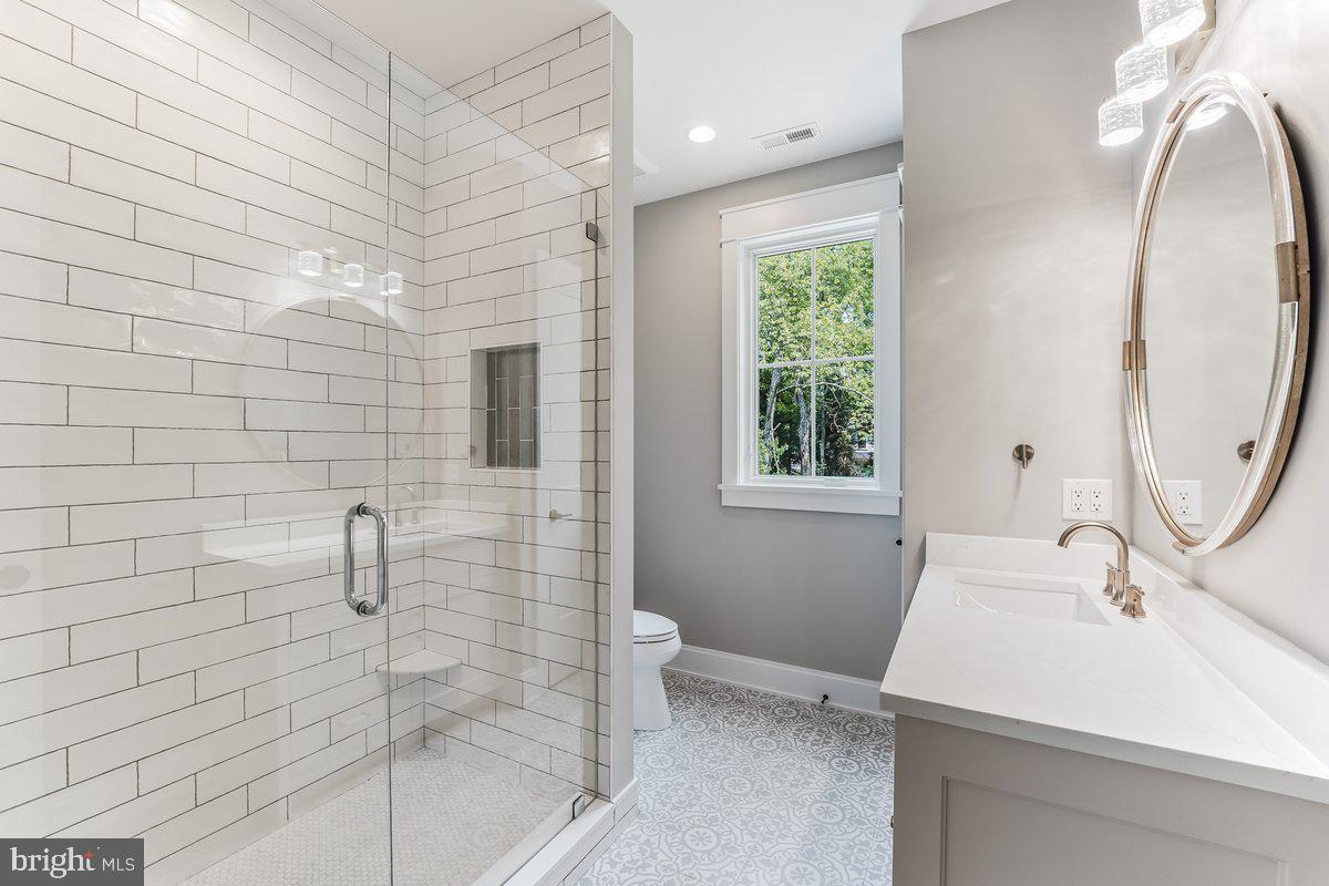 RADNOR HUNT - Residential