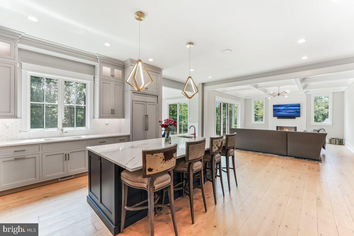 RADNOR HUNT - Residential