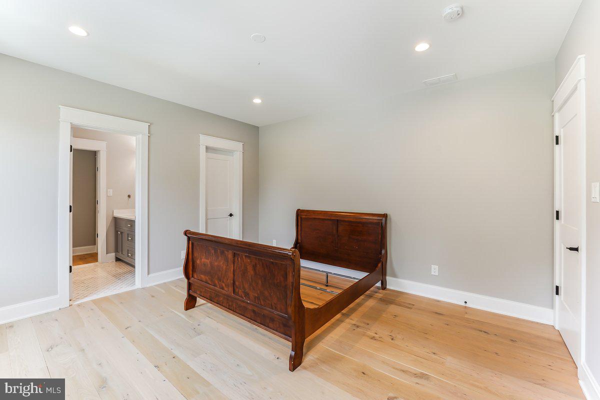 RADNOR HUNT - Residential