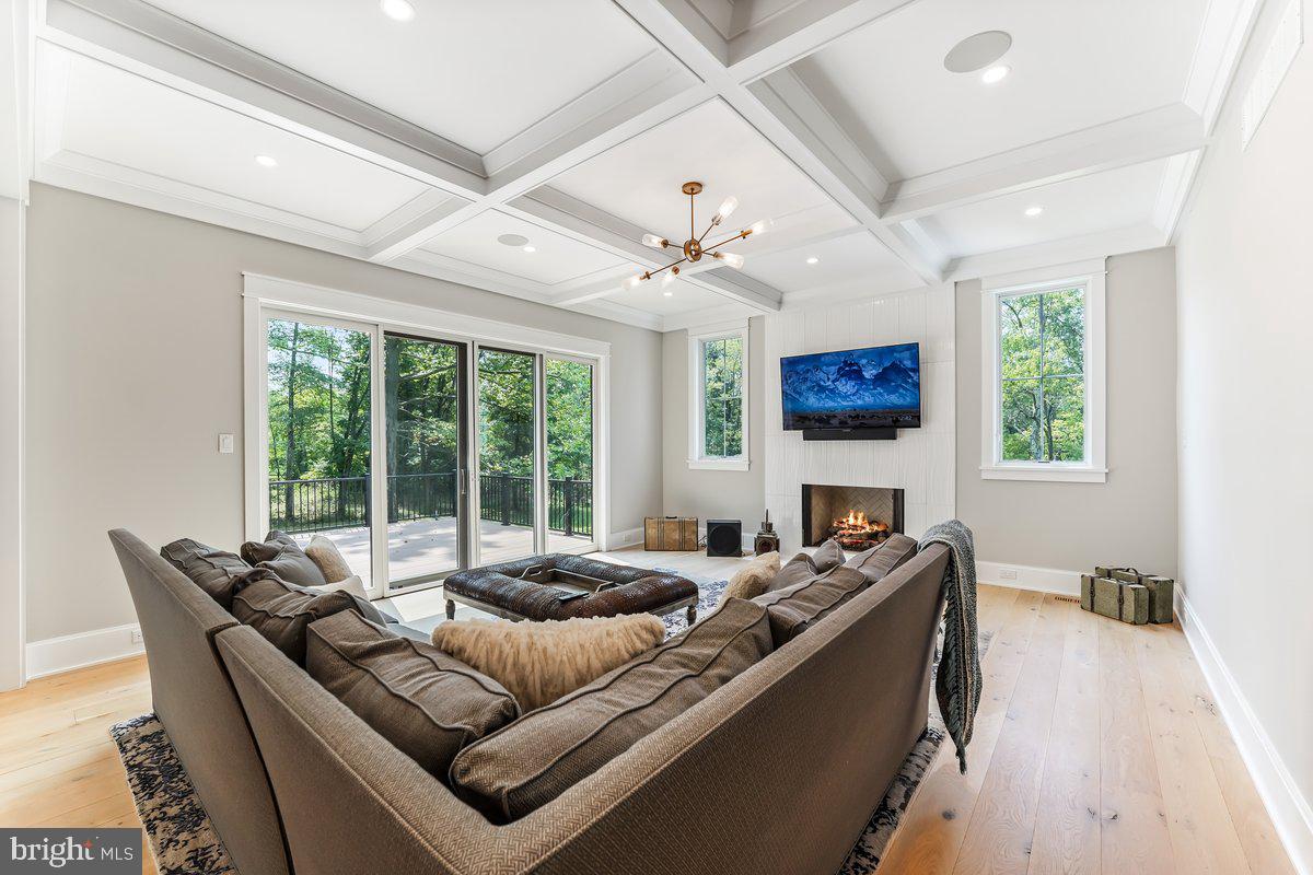 RADNOR HUNT - Residential