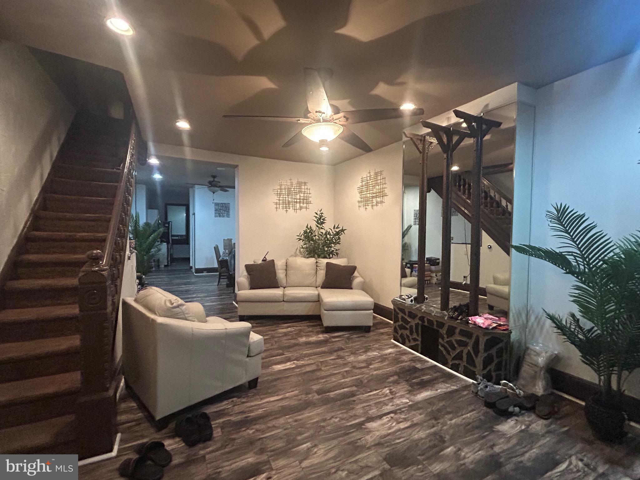 2431 W NORRIS STREET