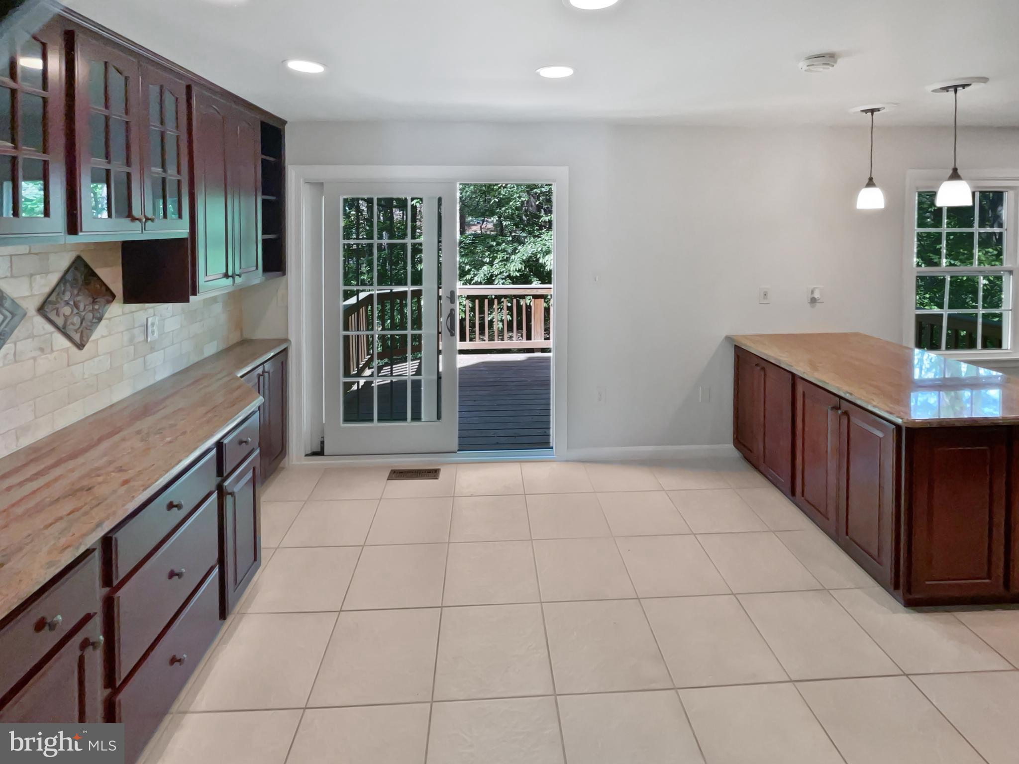 COUNTRY CREEK - Residential